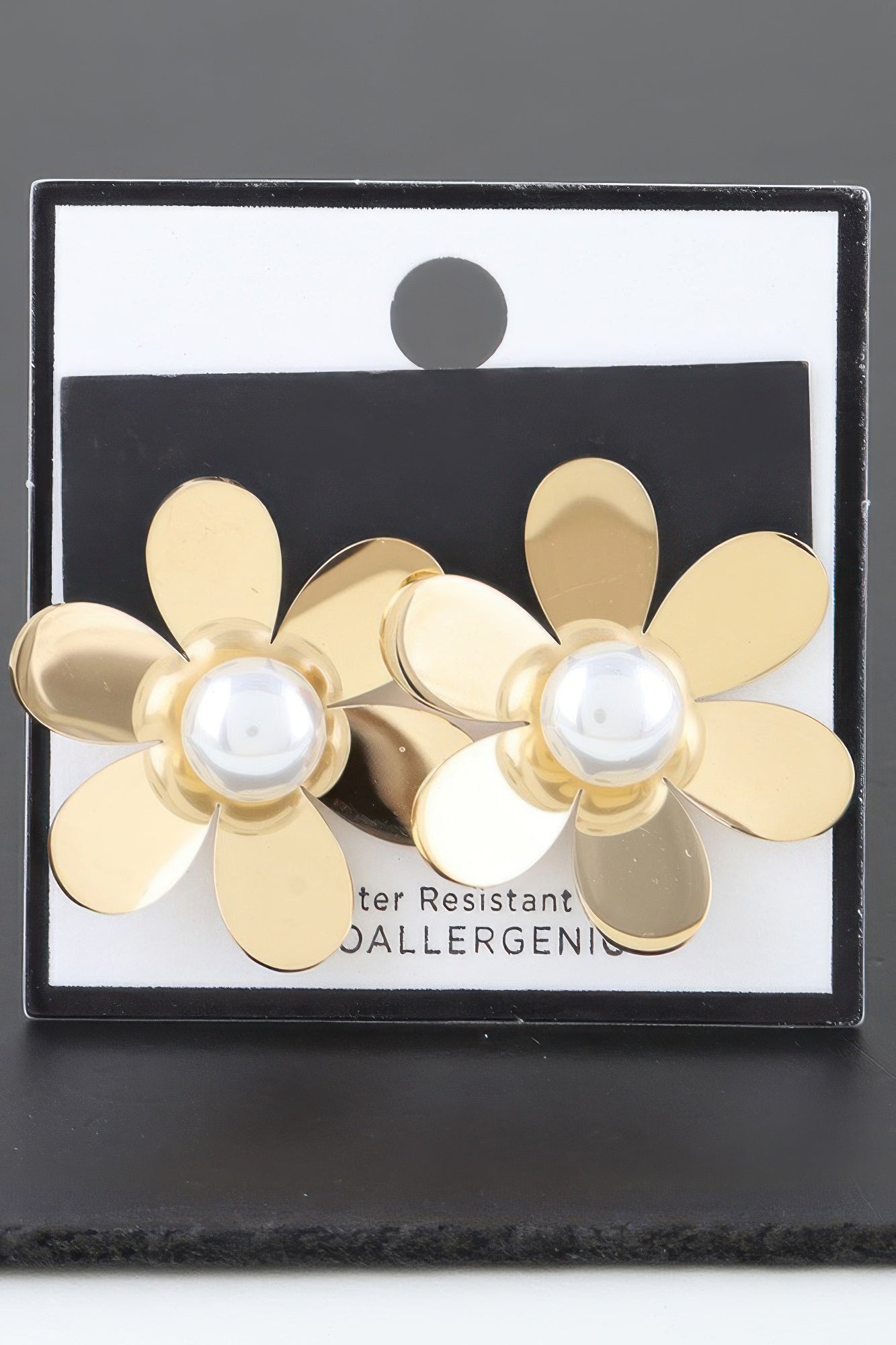 Pearled Daisy Flower Stud Earrings | Mixtshop LLC