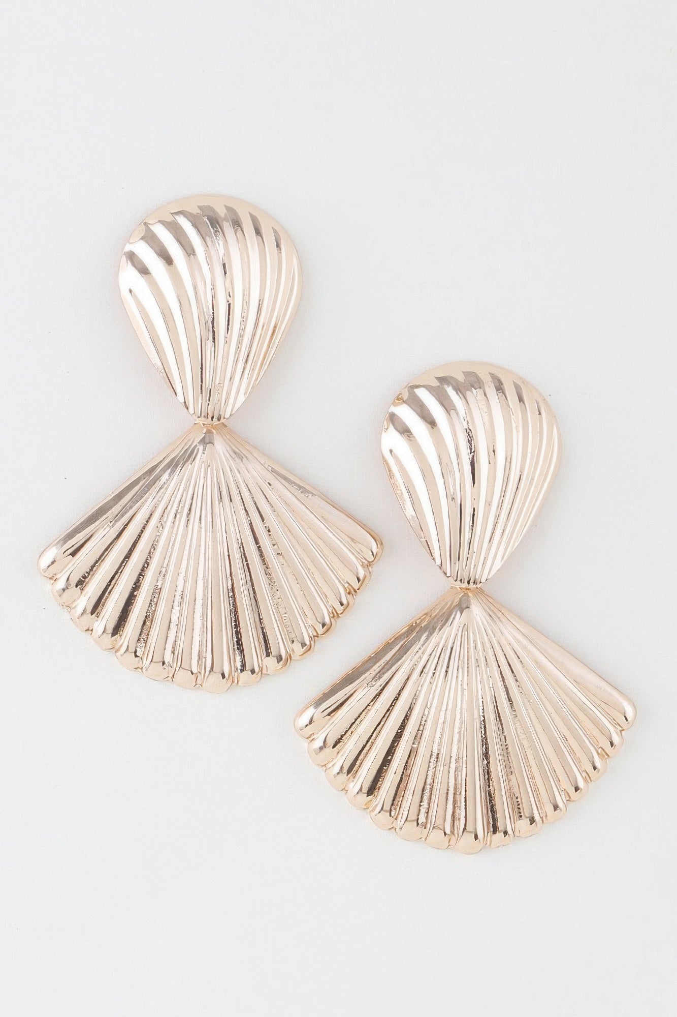 Shiny Ribbed Clam Shell Earrings | Mixtshop LLC