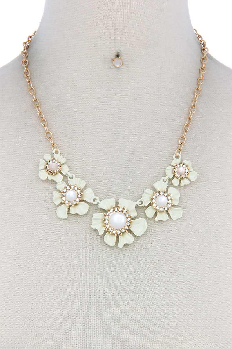 Floral Pearl Bead Necklace | Mixtshop LLC