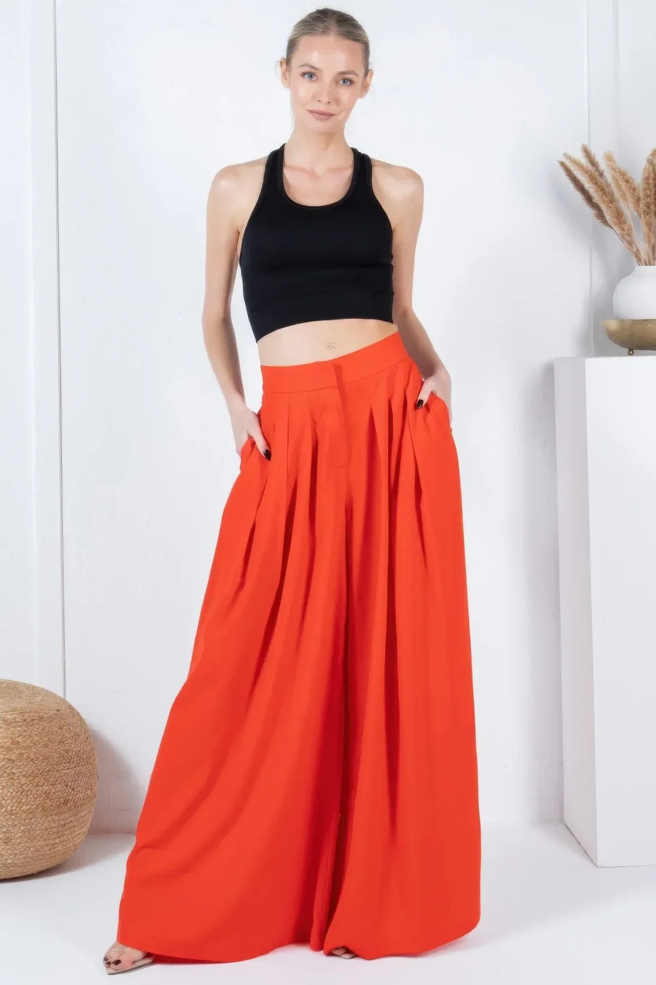 Large Hem Wide Leg Pleated Solid Pants Secondary image