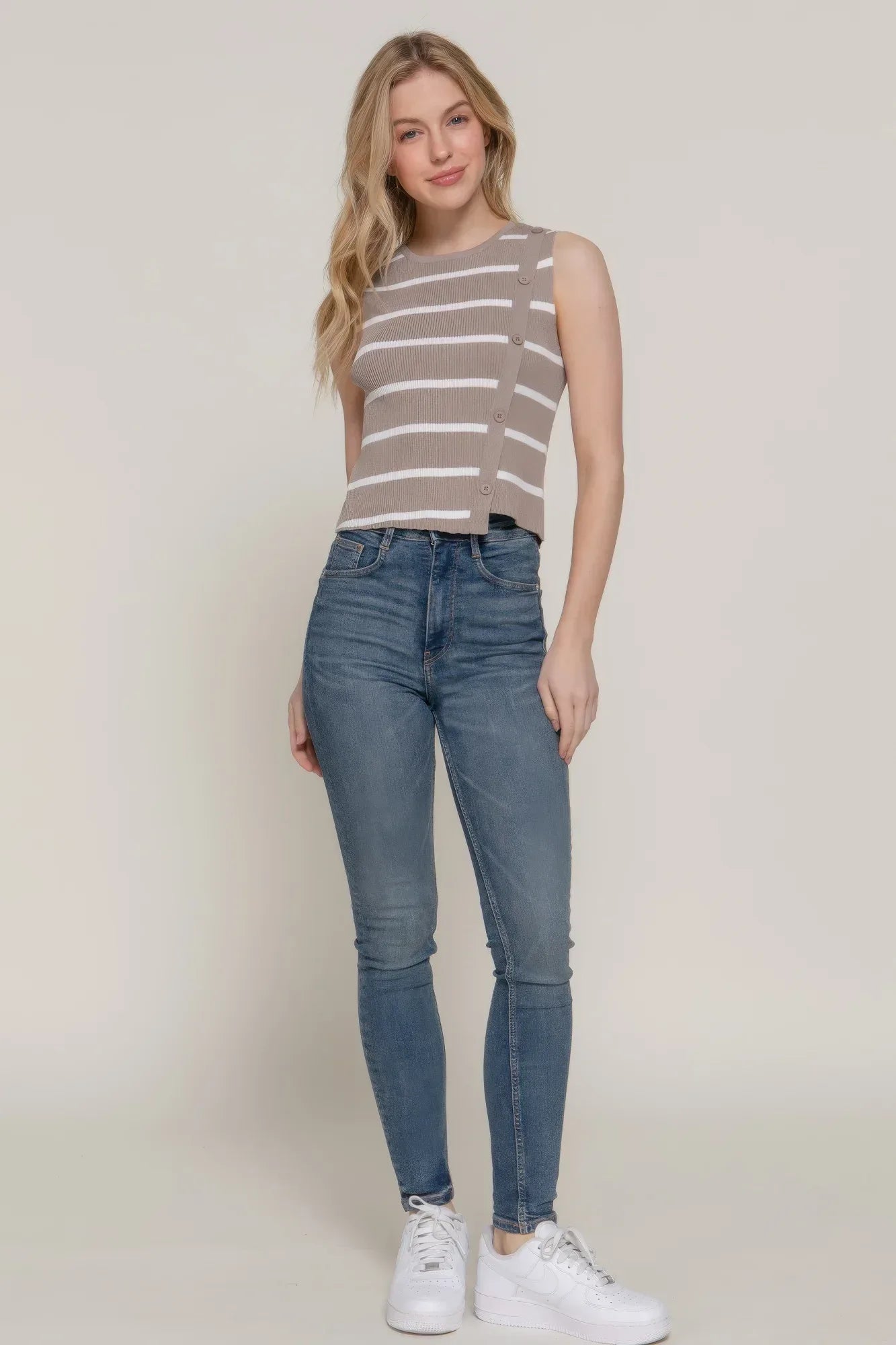 Sleeveless Diagonal Shape Stripe Spring Sweater Secondary image