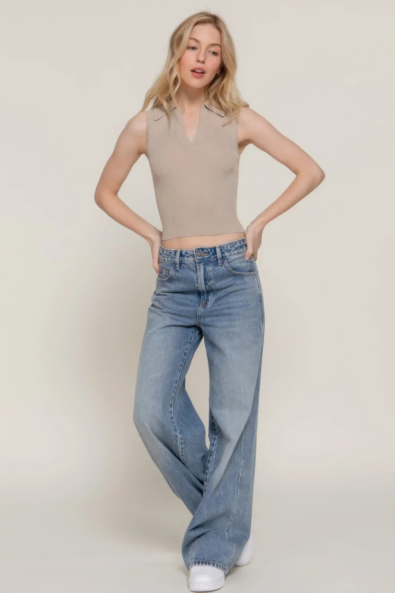 Sleeveless Polo Spring Sweater Secondary image