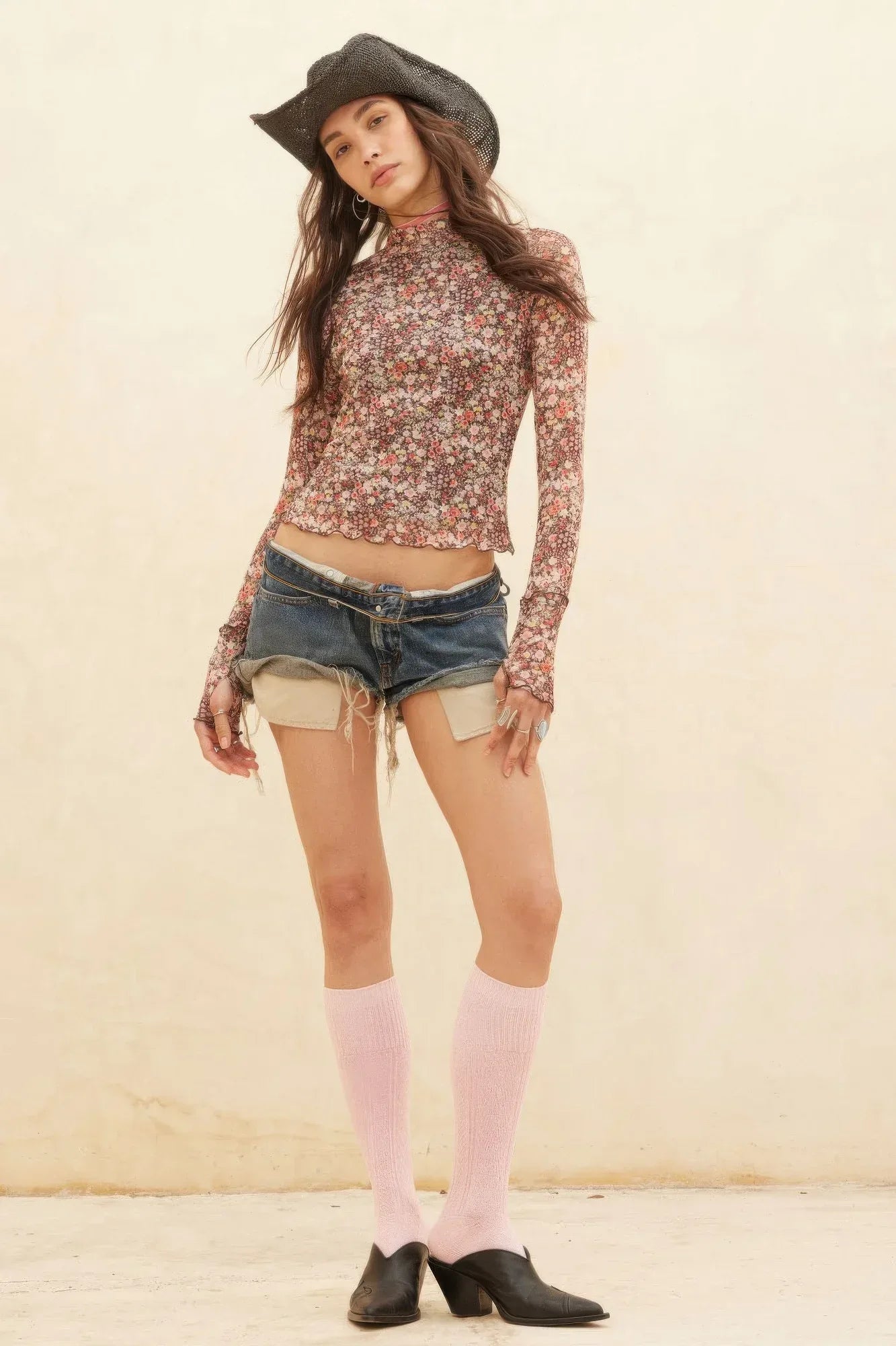 Floral-print Mesh Cropped Mock-neckthumbhole Top Secondary image