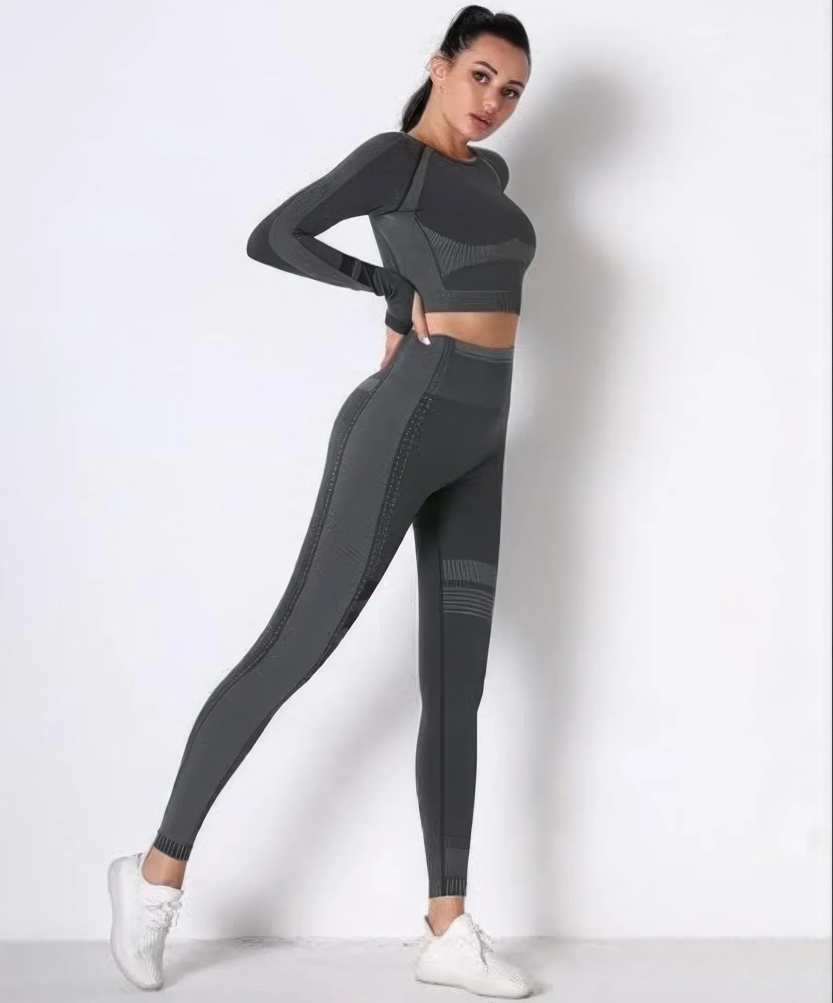 Seamless Long Sleeve Solid Yoga Set Secondary image