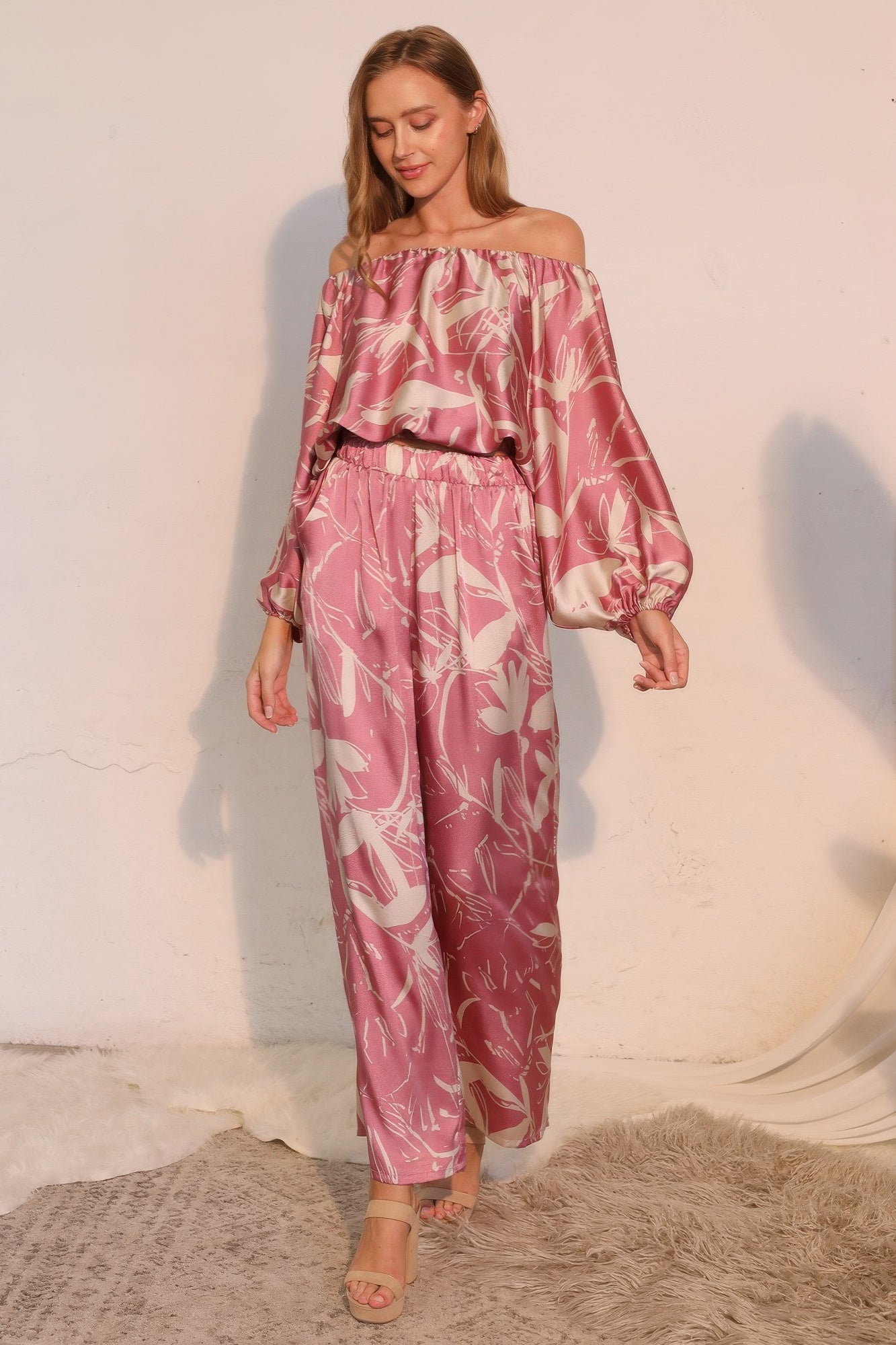 Dreaming Lily Satin Pocket Pants Secondary image