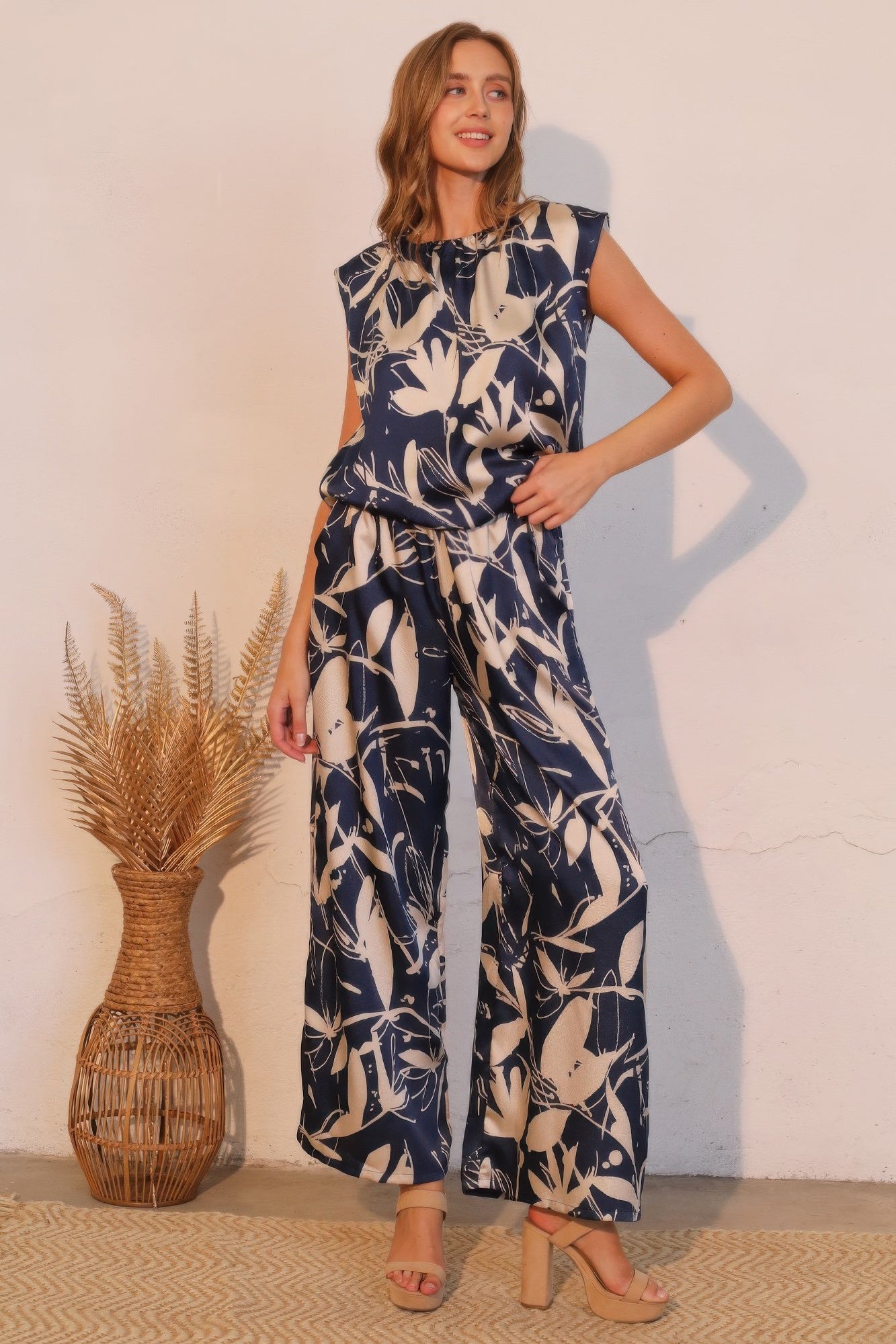 Dreaming Lily Satin Pocket Pants Secondary image