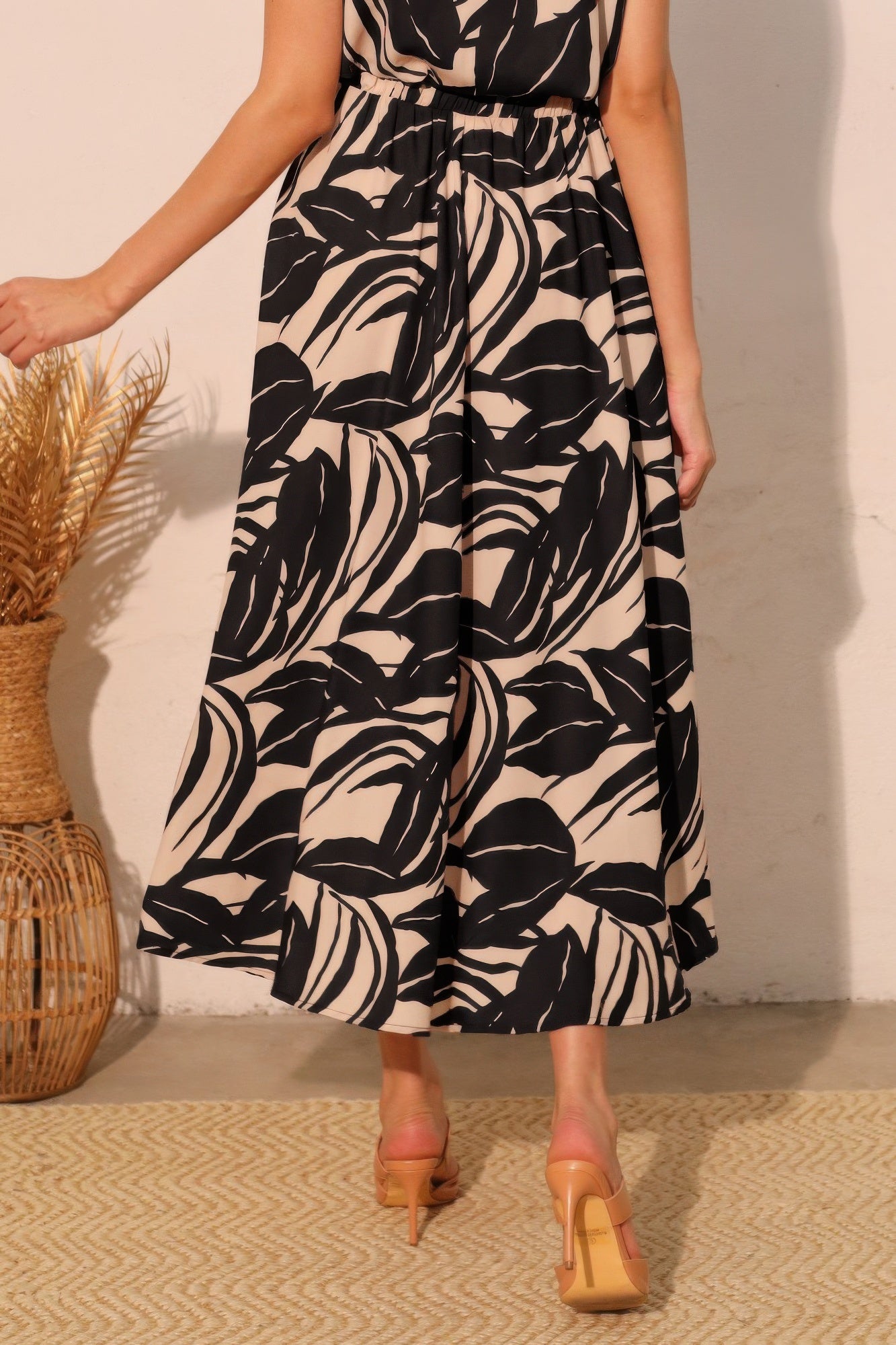 Lucca Leaf Midi Swing Skirt Secondary image