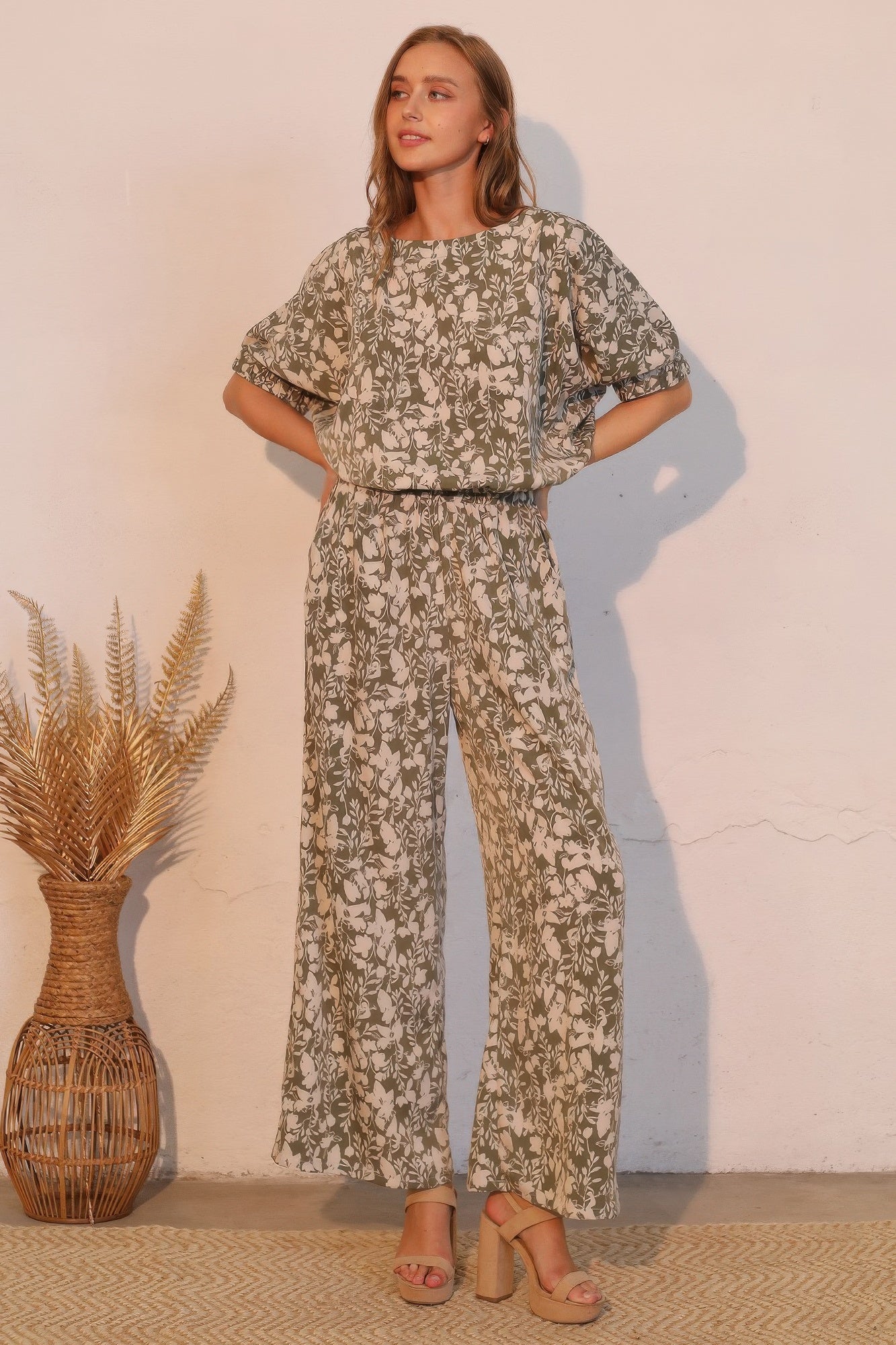 Olive Vine Pocket Pants Secondary image