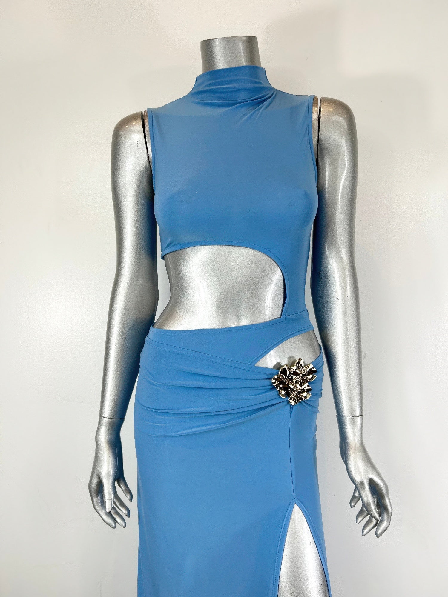 Sleeveless, High-neck Top Skirt Set Secondary image