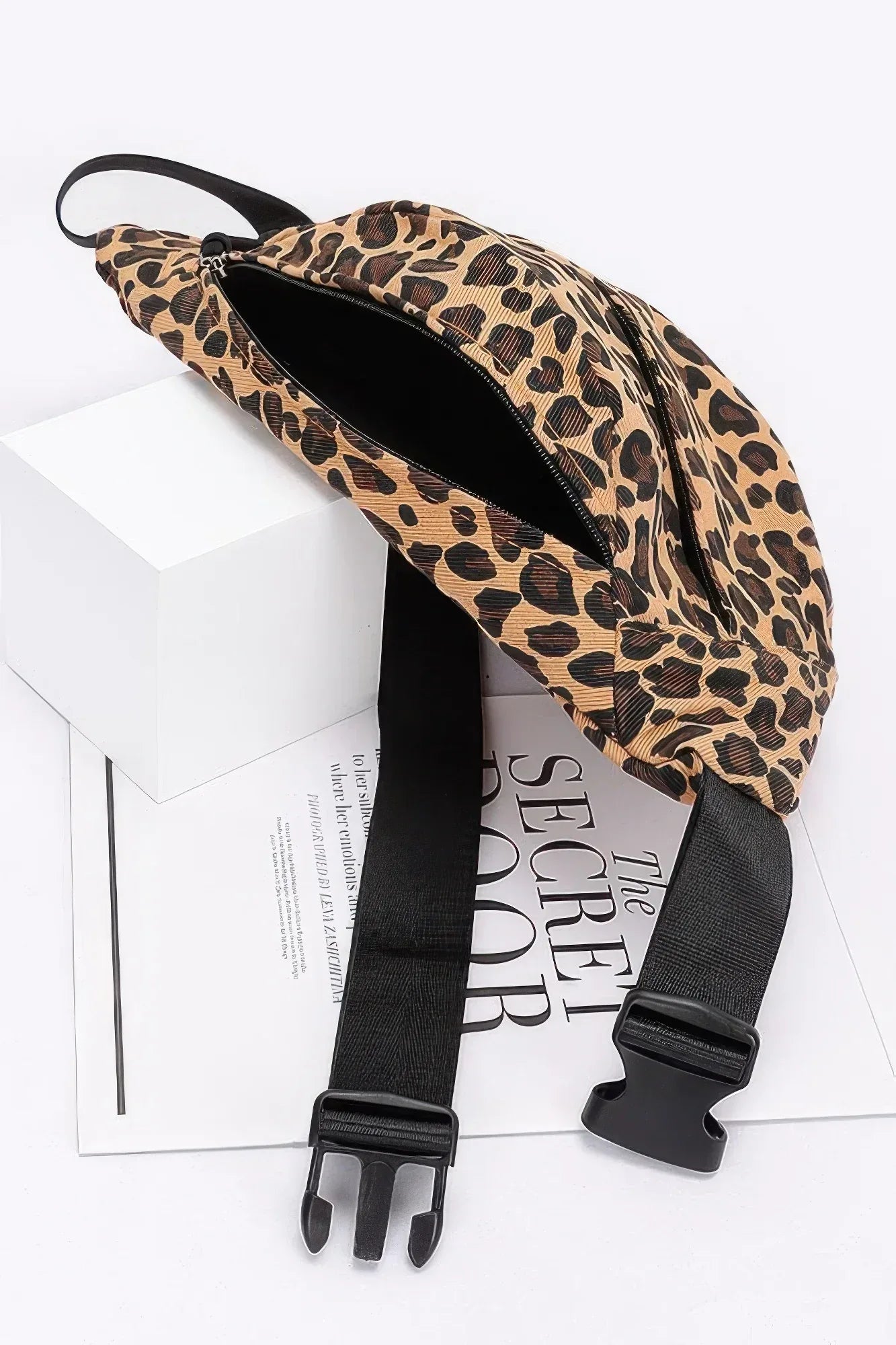 Cotton Canvas Leo Crossbody Bag Secondary image