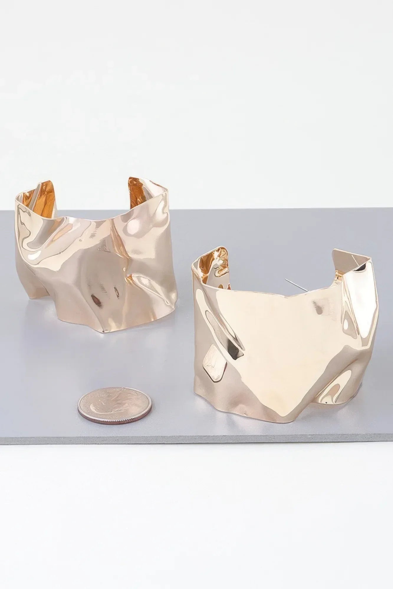 Ripple Plate Hoop Earrings | Mixtshop LLC Main image