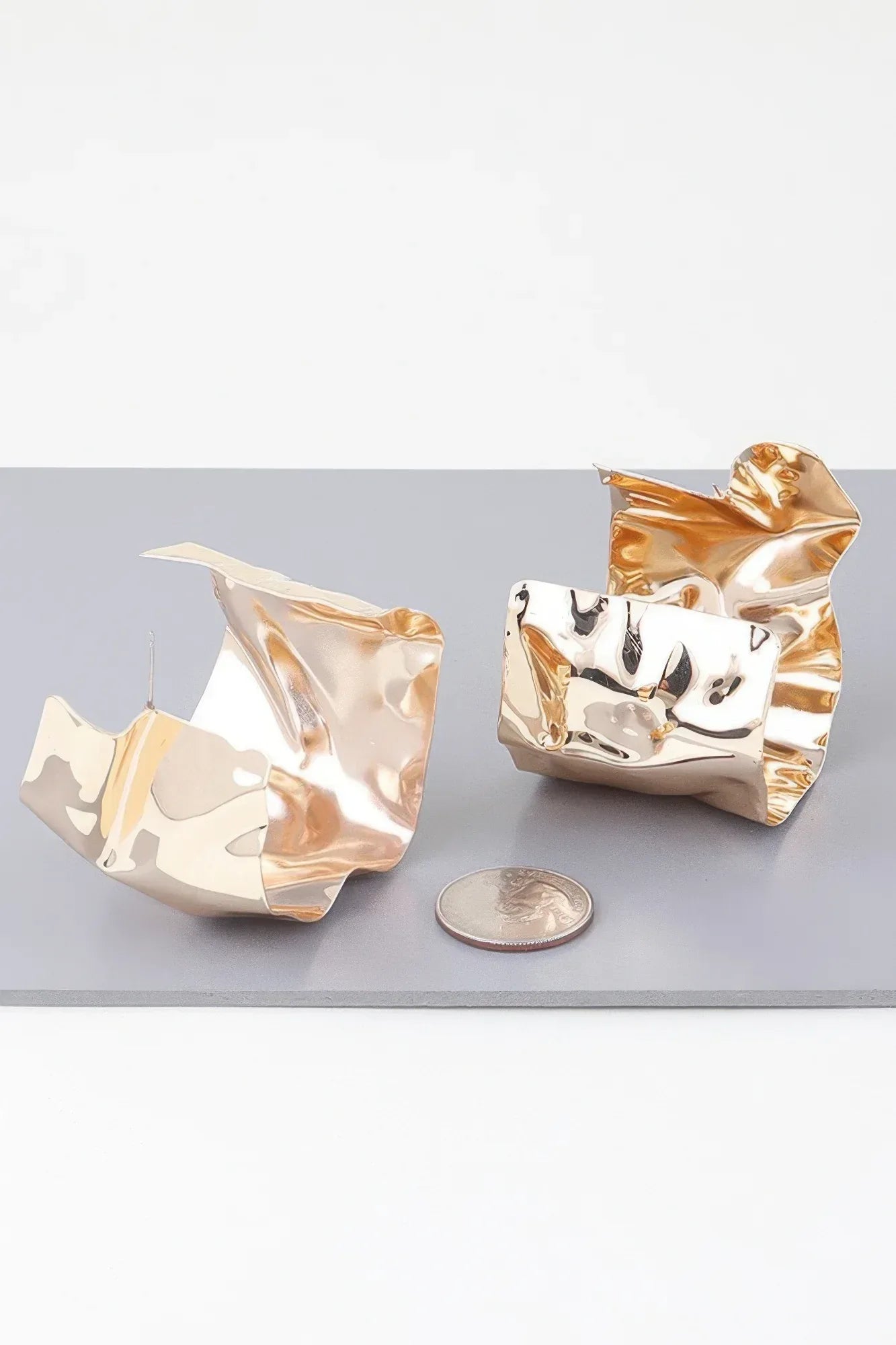 Ripple Plate Hoop Earrings Secondary image