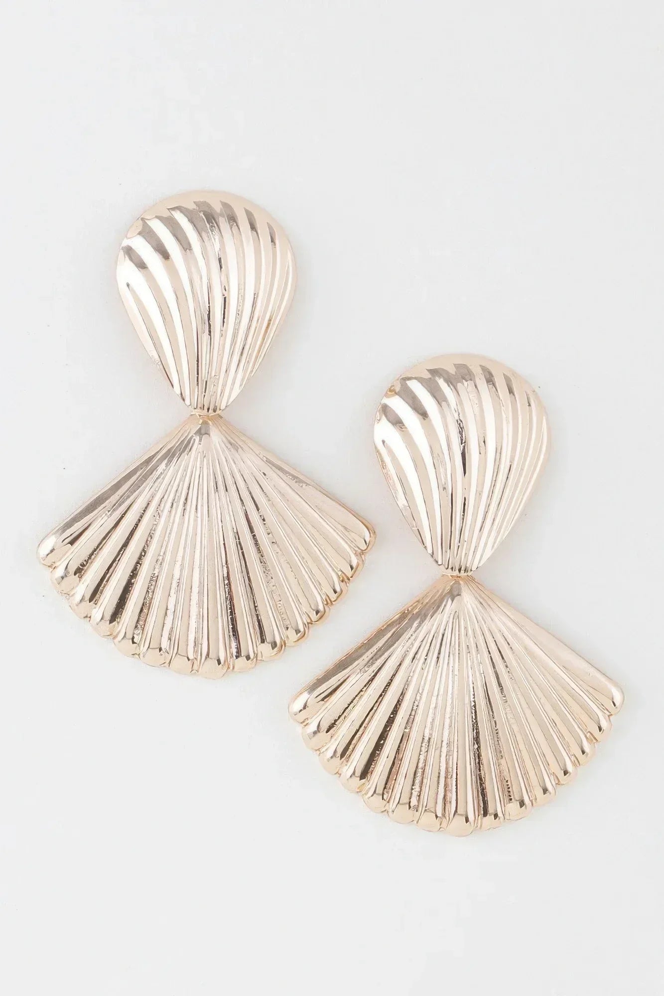 Shiny Ribbed Clam Shell Earrings | Mixtshop LLC Main image
