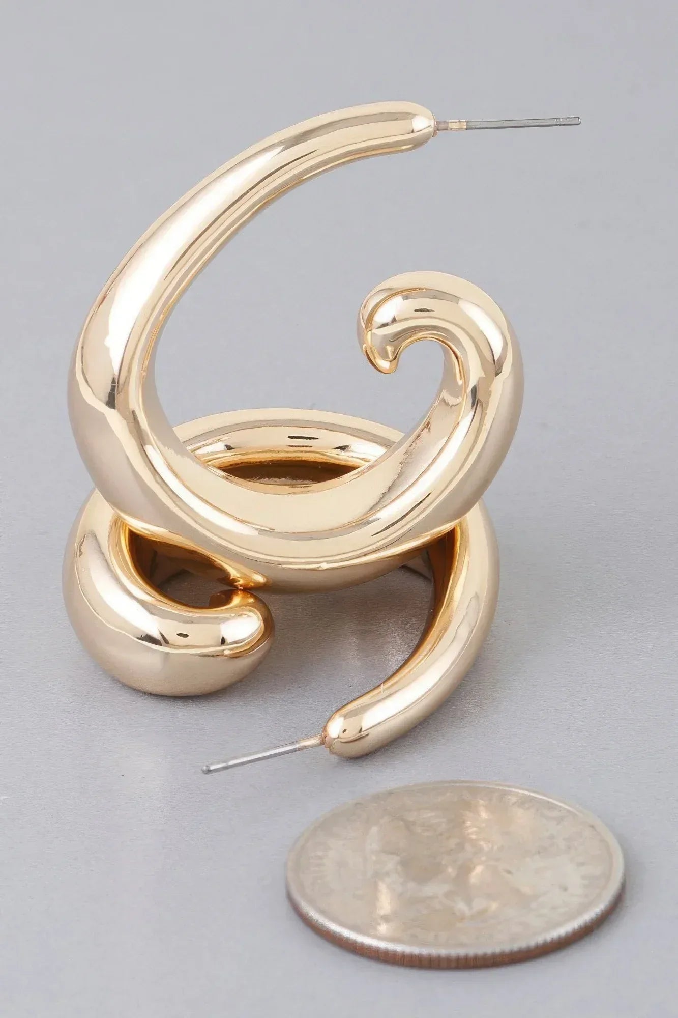 Shiny Wave Curl Hoop Earrings Secondary image