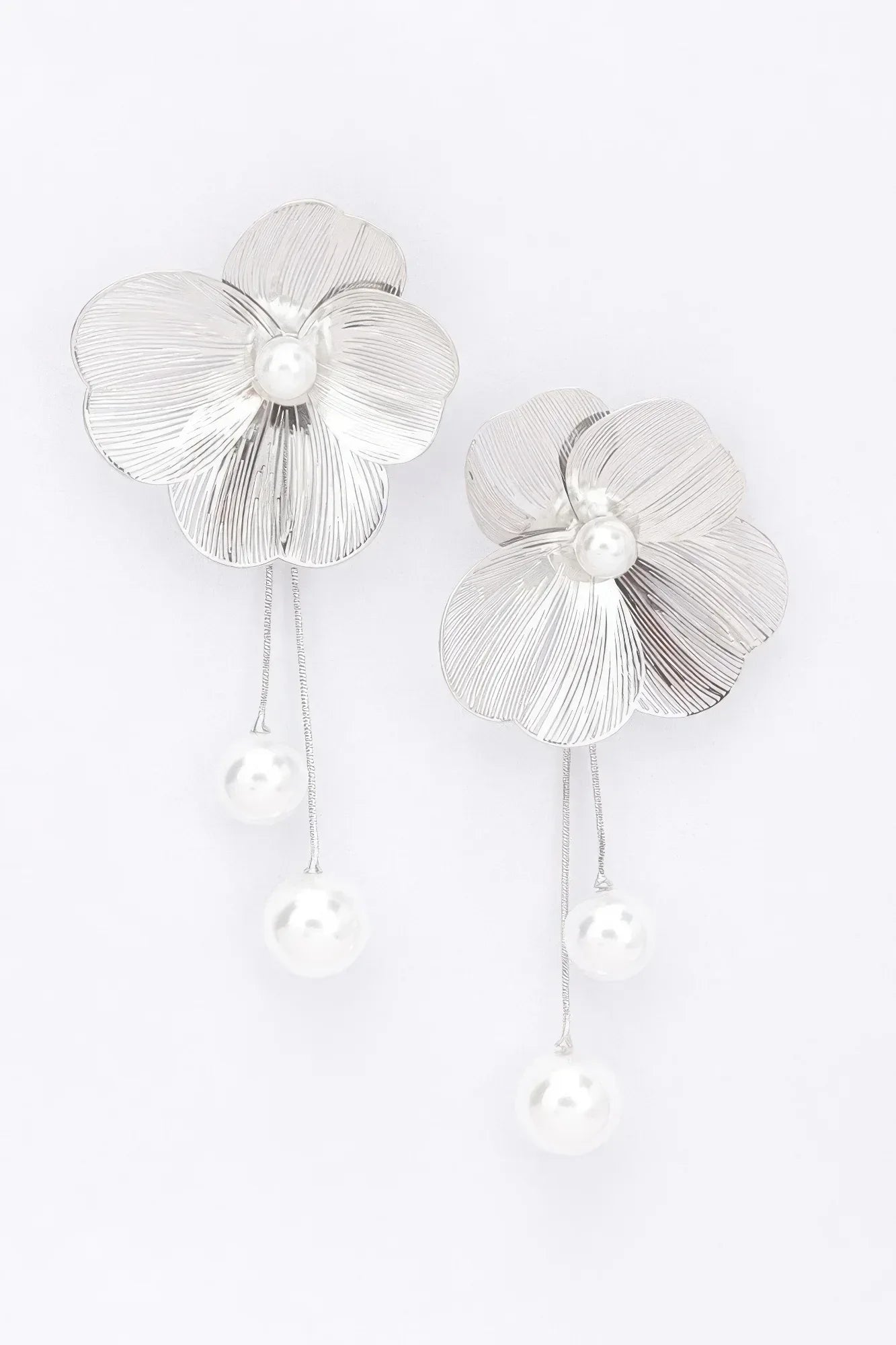 Faux Pearl Gold Plated Metal Earring Secondary image