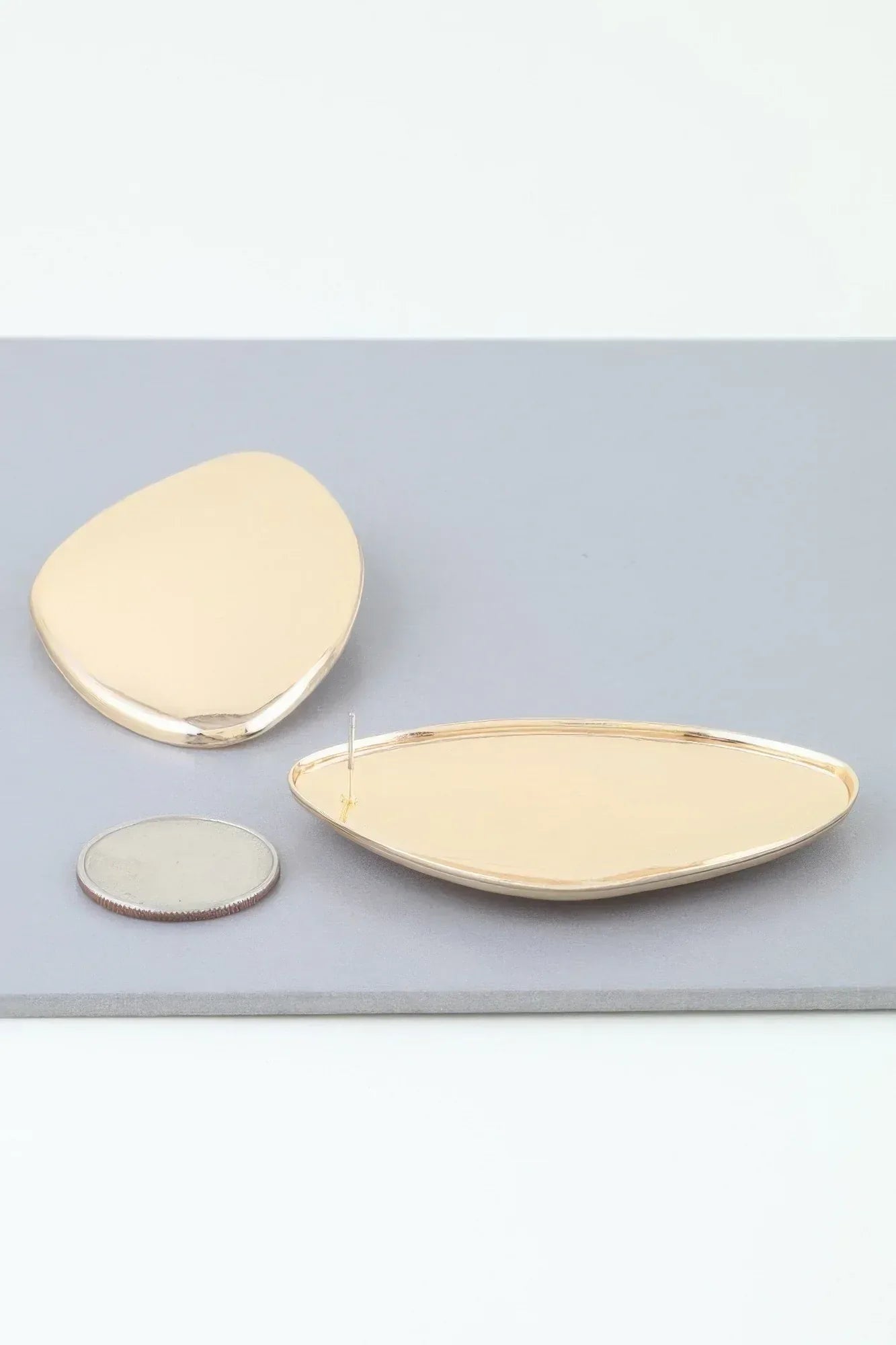Modern Abstract Plate Stud Earrings Secondary image