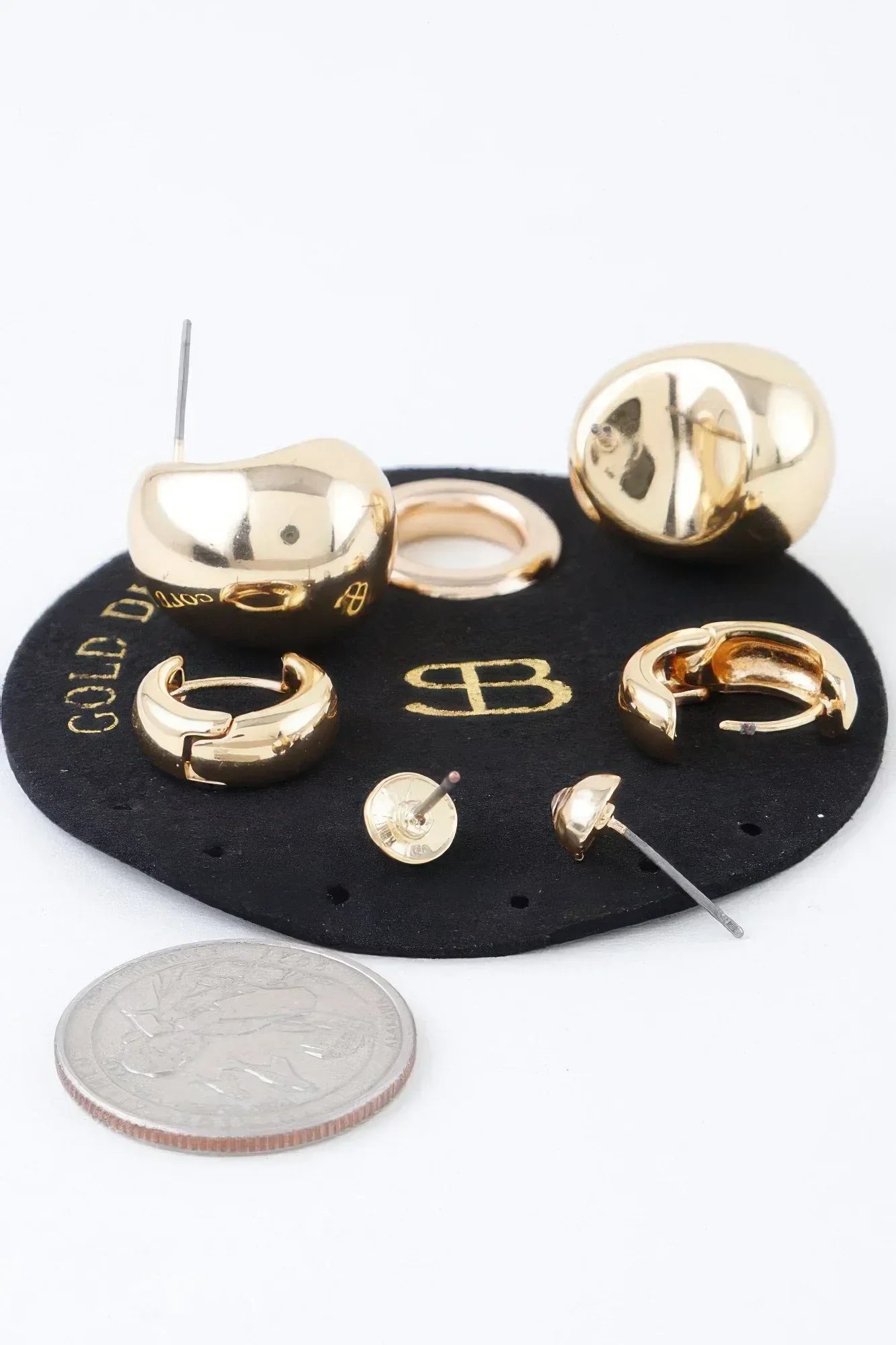 Multi Shiny Curved Earrings Set Secondary image