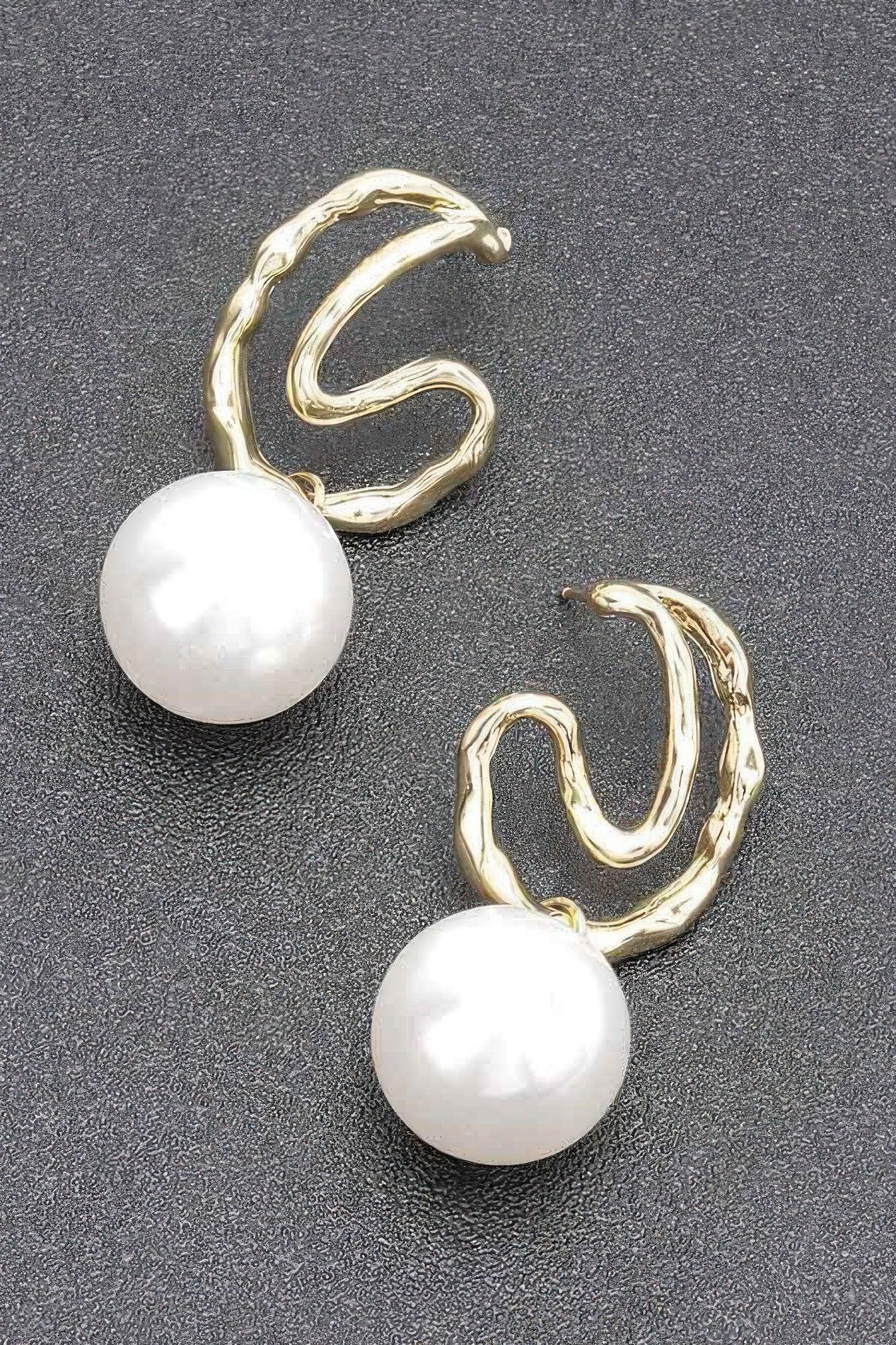Faux Pearl Metal Earring Secondary image