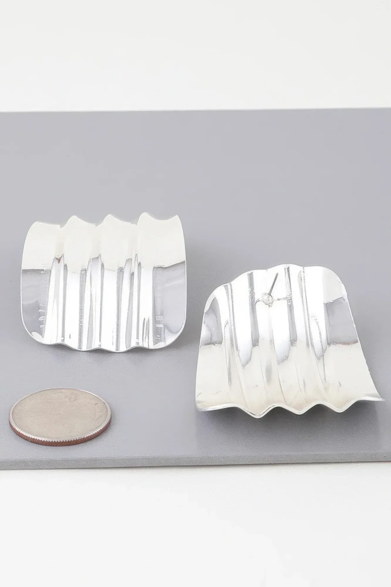 Shiny Ribbed Curve Earrings | Mixtshop LLC