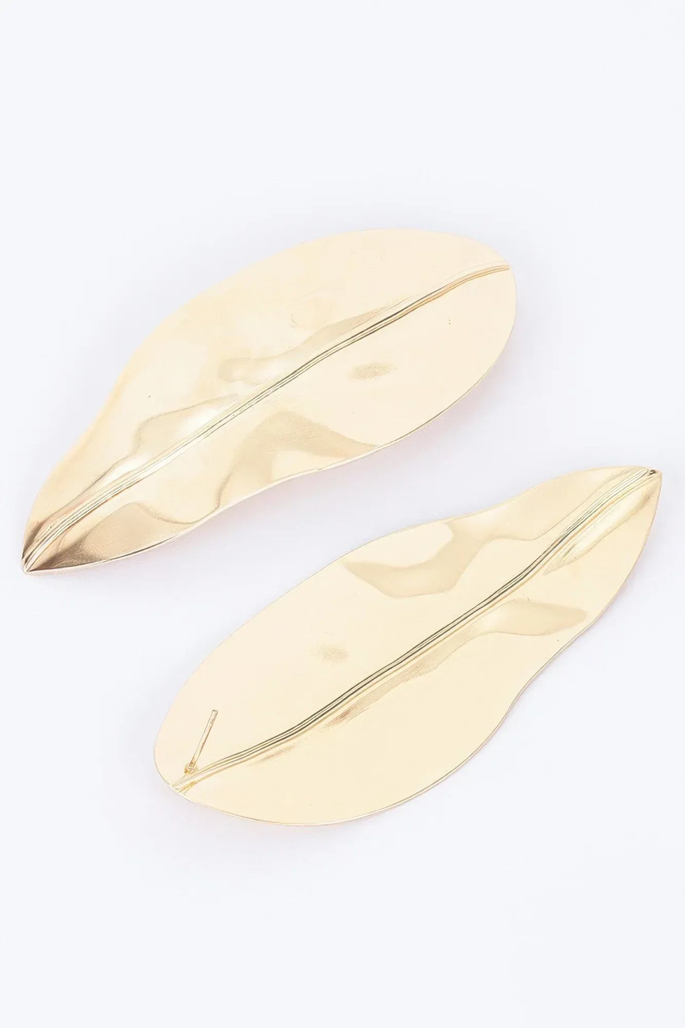 Metal Earring Secondary image