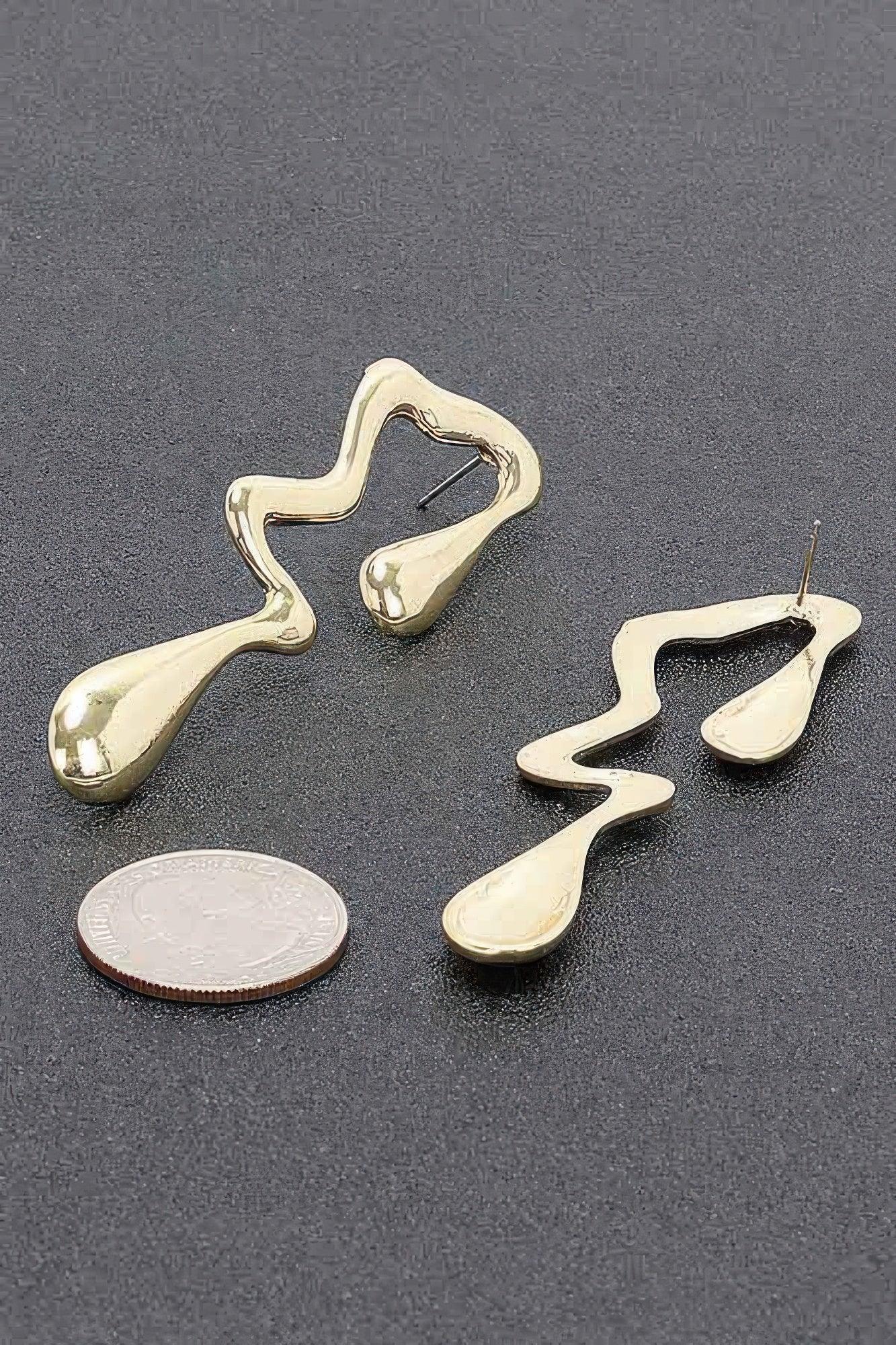 Metal Gold Dip Earring Secondary image