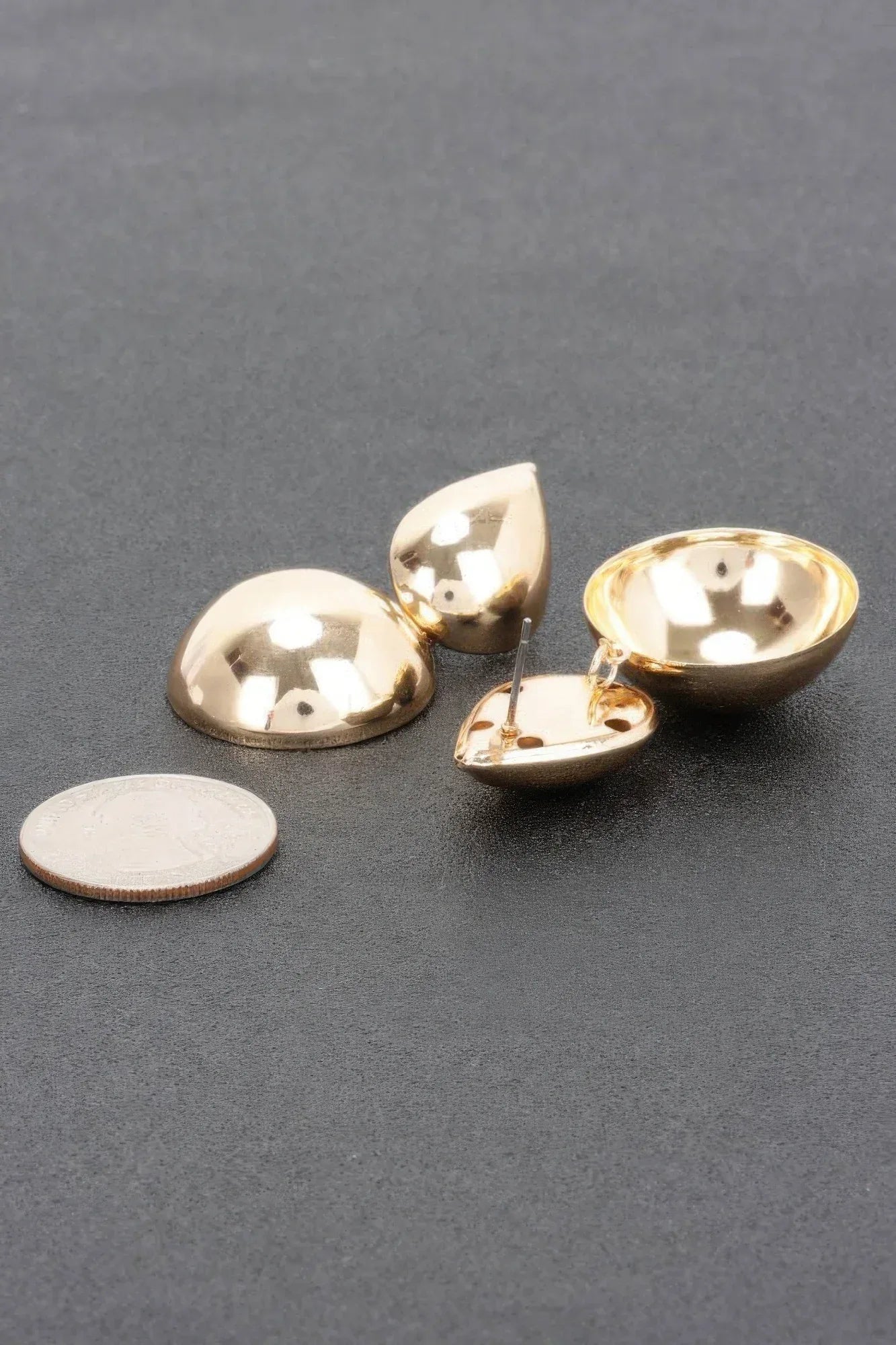 Metal Earring Secondary image