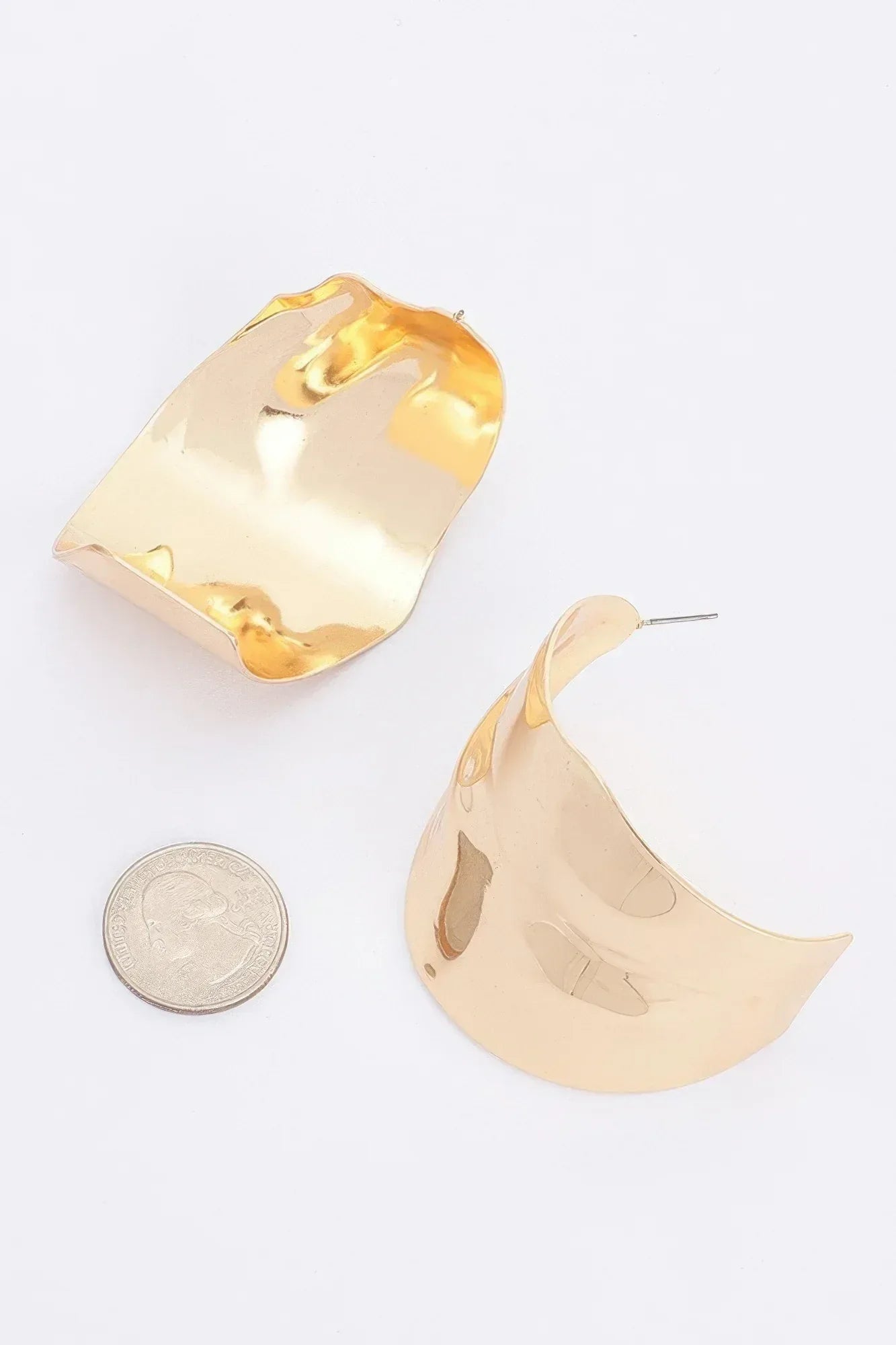 Metal Earring Secondary image