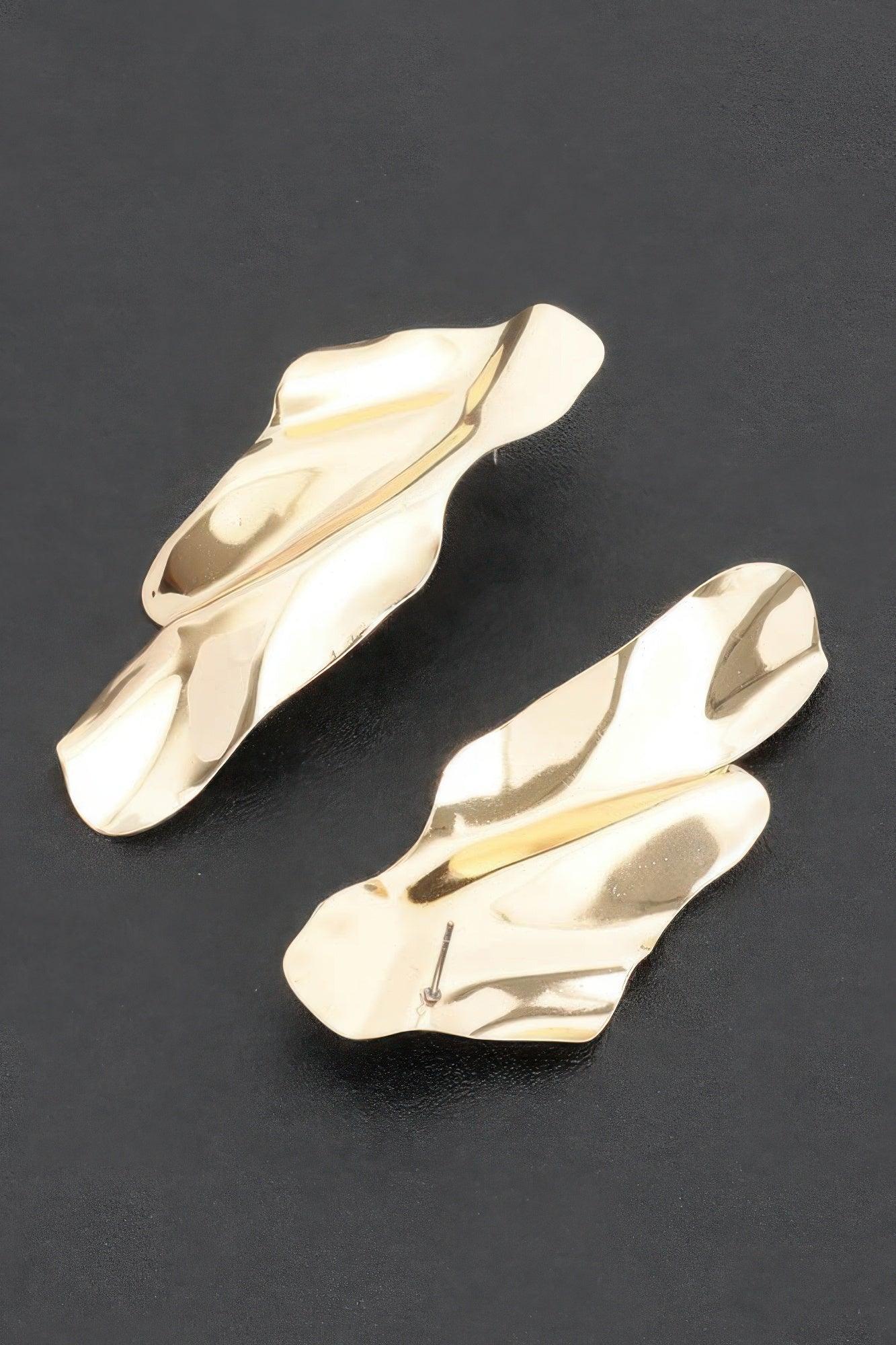 Metal Earring Secondary image