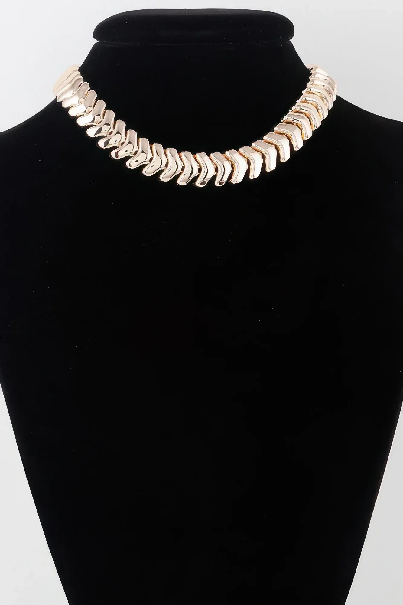 Shiny Arrow Chain Choker Necklace | Mixtshop LLC Main image