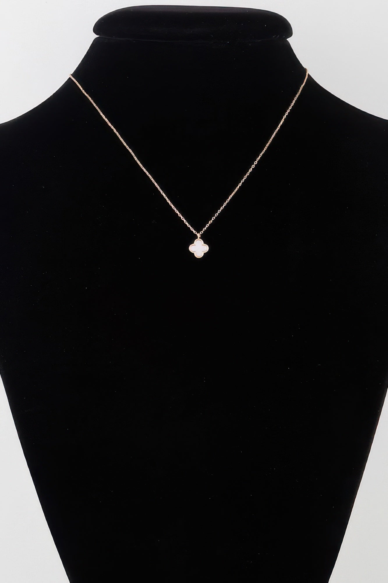 Clover Pendant Necklace | Mixtshop LLC