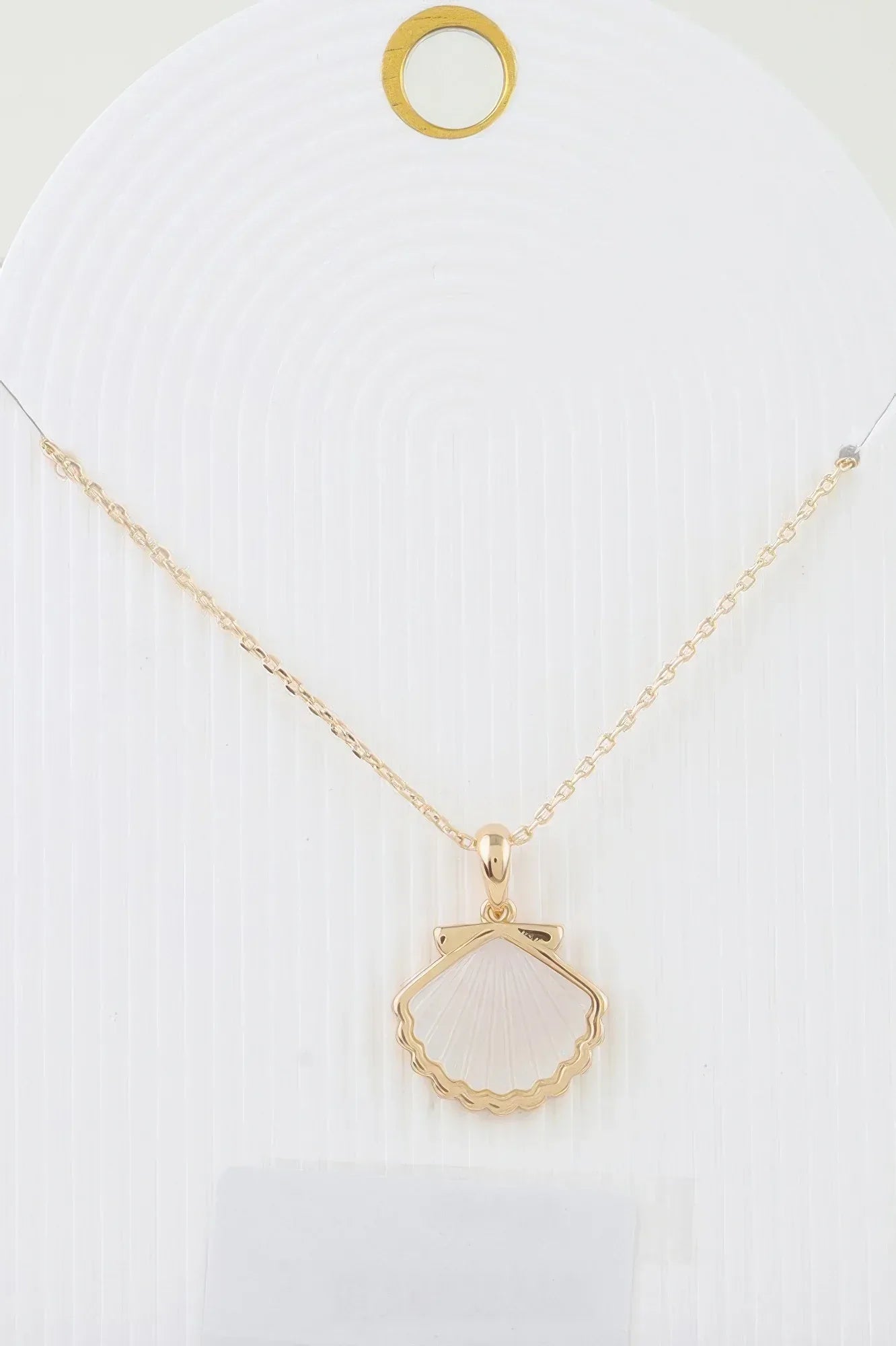 Classic Seashell Pendant Necklace | Mixtshop LLC