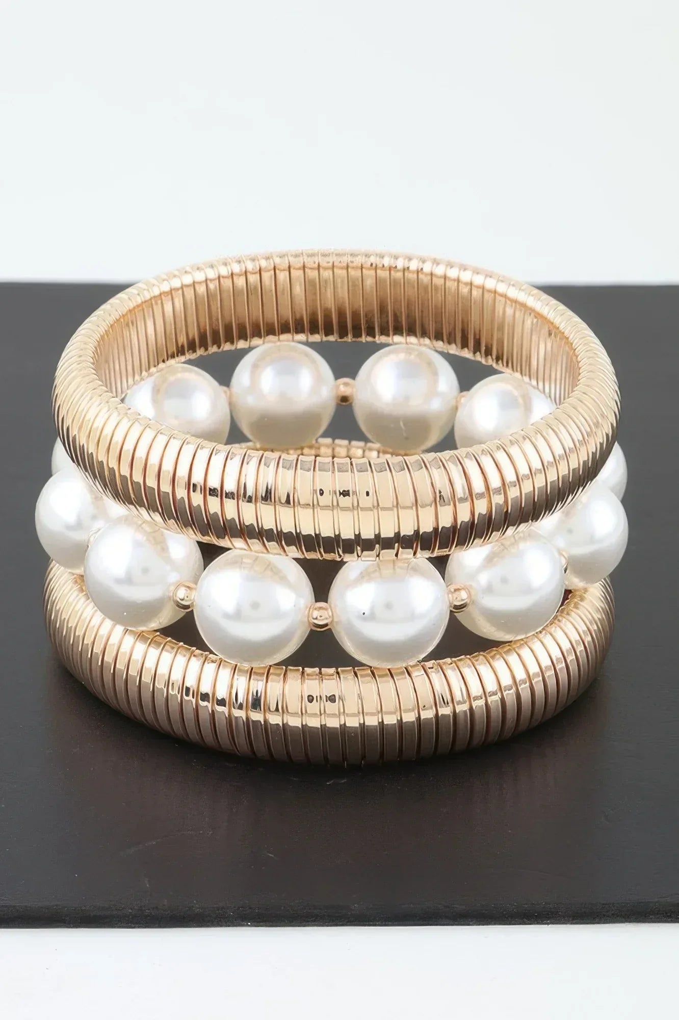 Scale Chain N Pearl Beaded Bracelet Secondary image