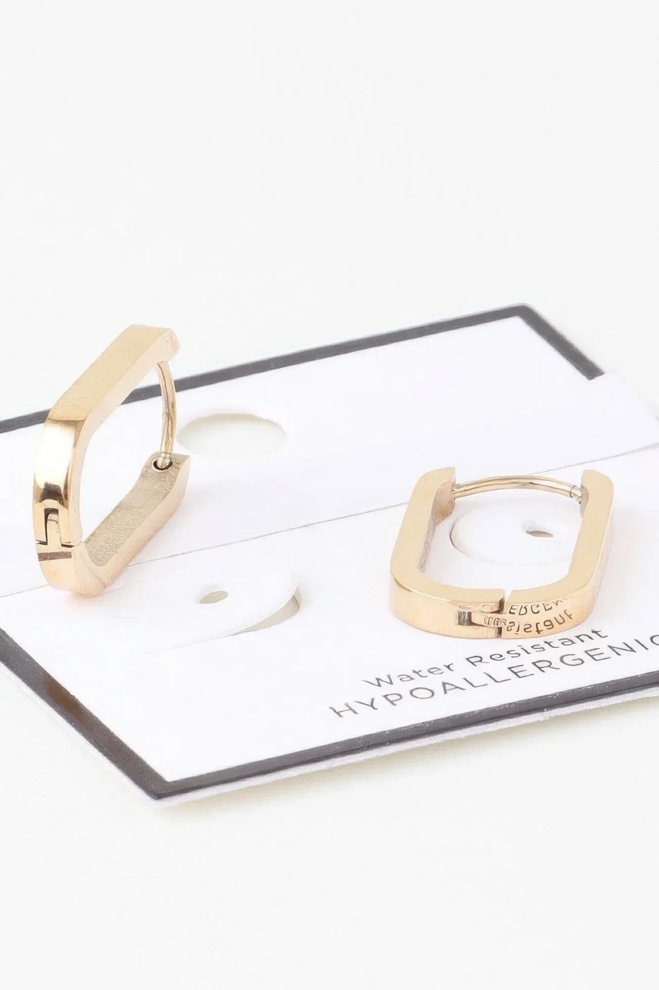 Delicate Link Chain Oval Earrings Secondary image