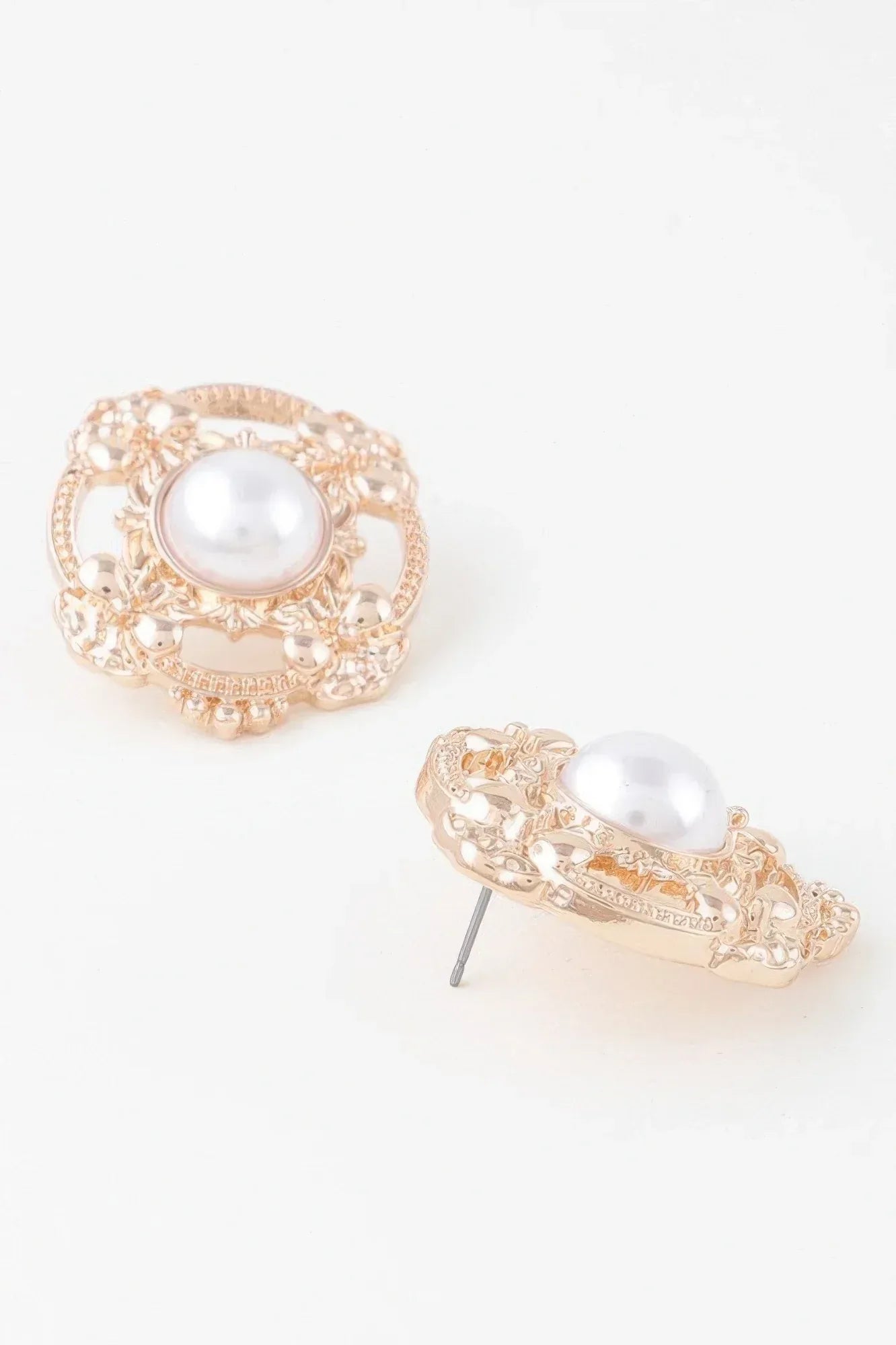 Antique Ribbon Pearl Stud Earrings Secondary image
