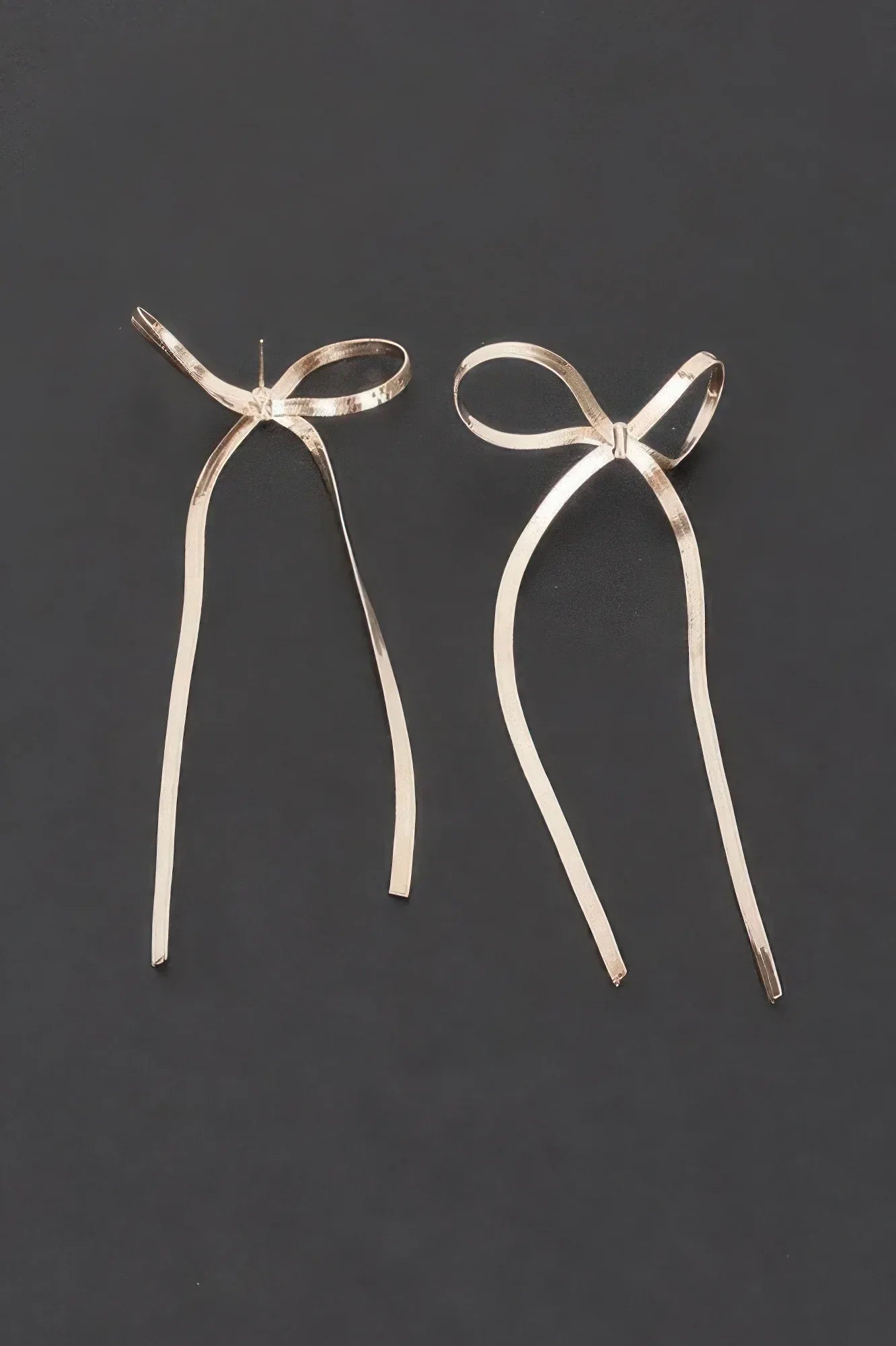 Metal Snake Chain Ribbon Earring | Mixtshop LLC Main image