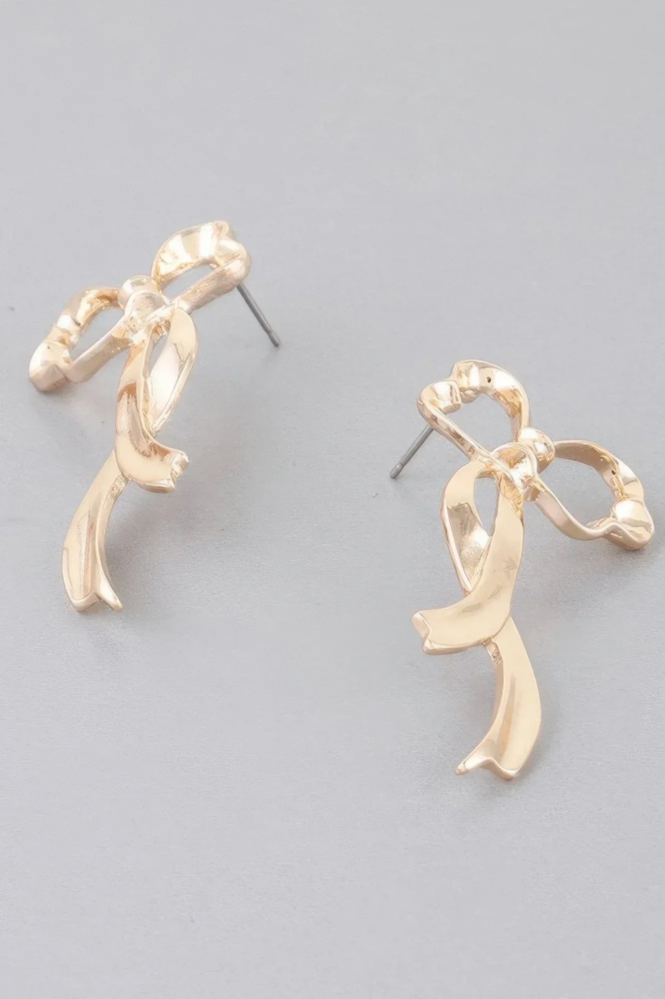 Shiny Cloud Ribbon Earrings Secondary image