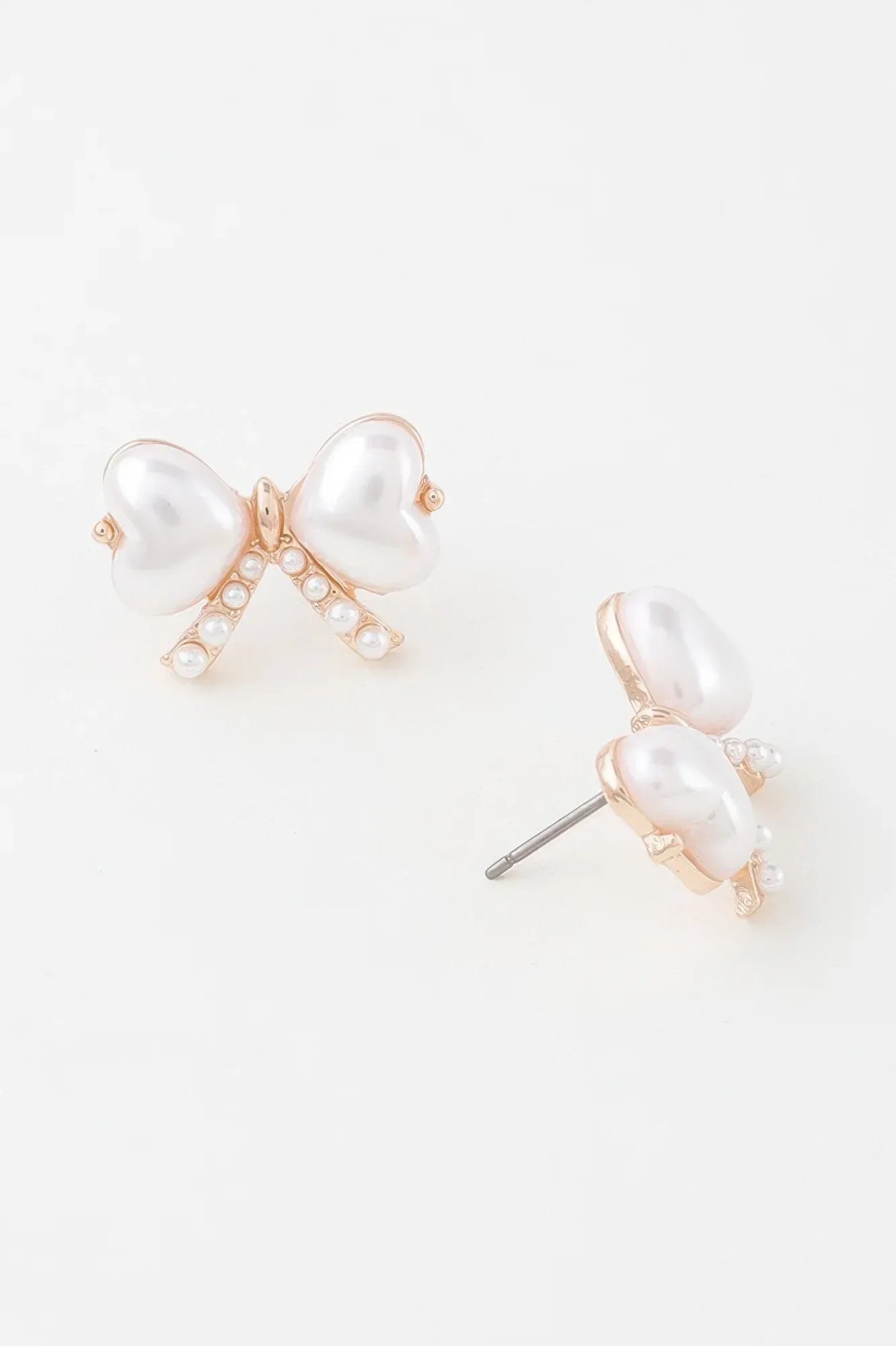 Heart Pearl Ribbon Earrings Secondary image