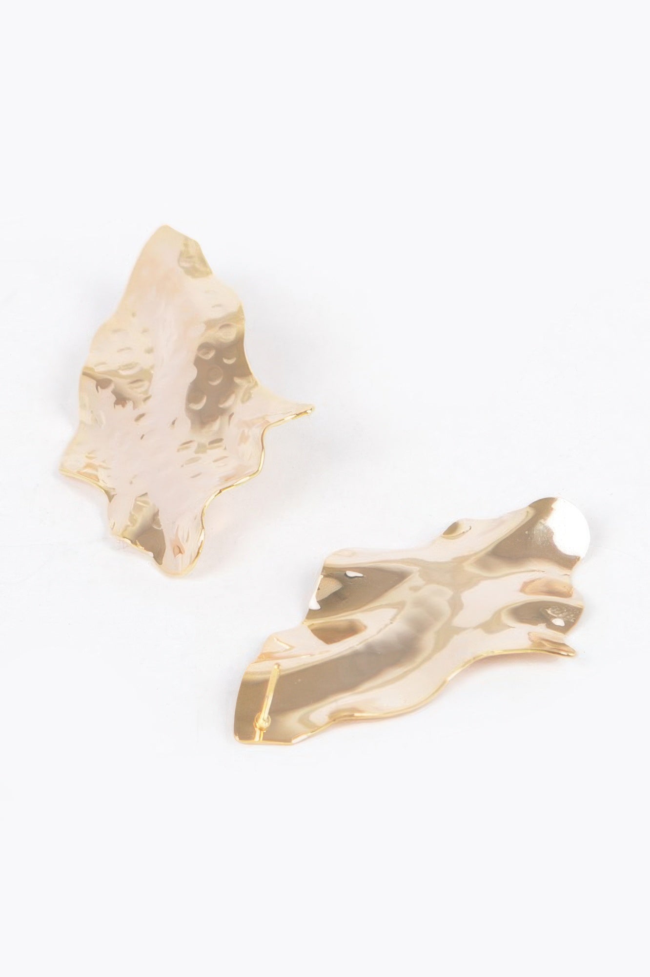 Vintage Metal Earring Secondary image