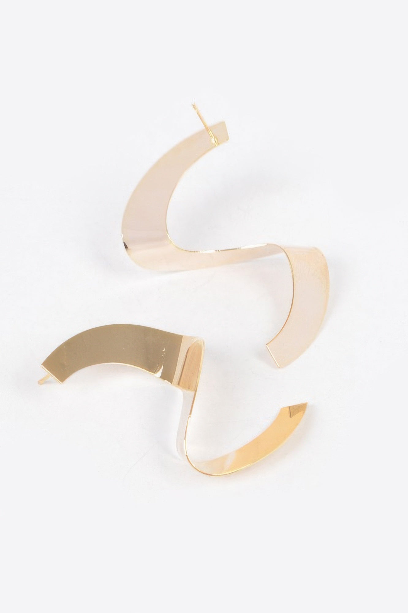 Vintage Metal Earring Secondary image