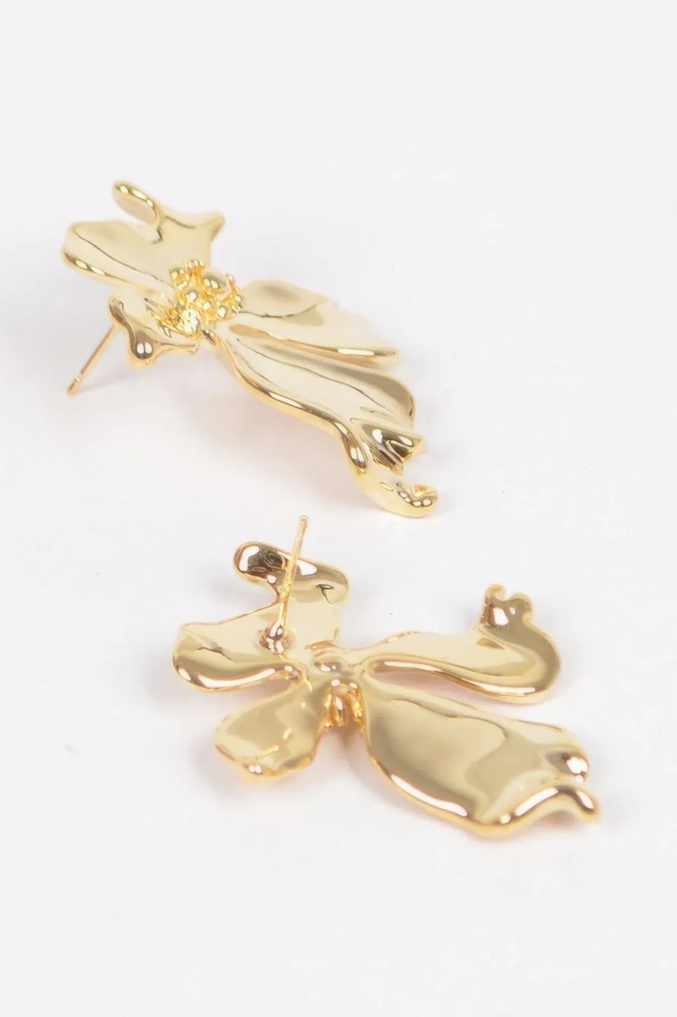 Metal Flower Earring Secondary image