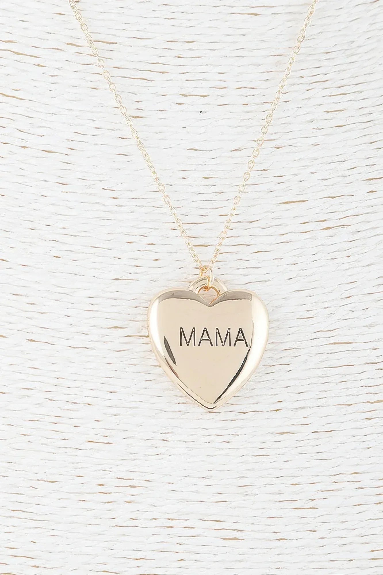 Mama Heart Pendant Necklace Secondary image