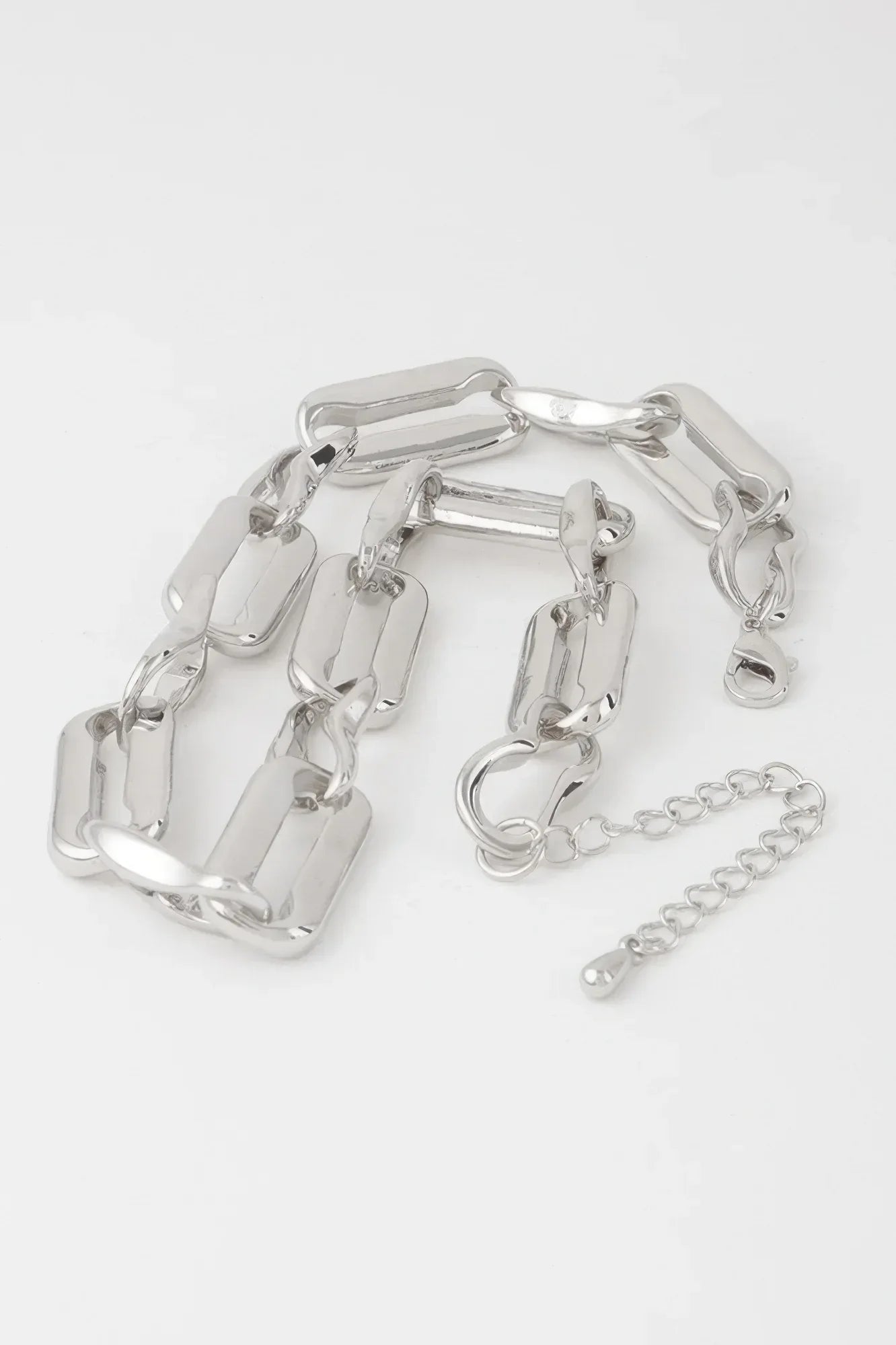 Shiny Hammered Chain Necklace Secondary image