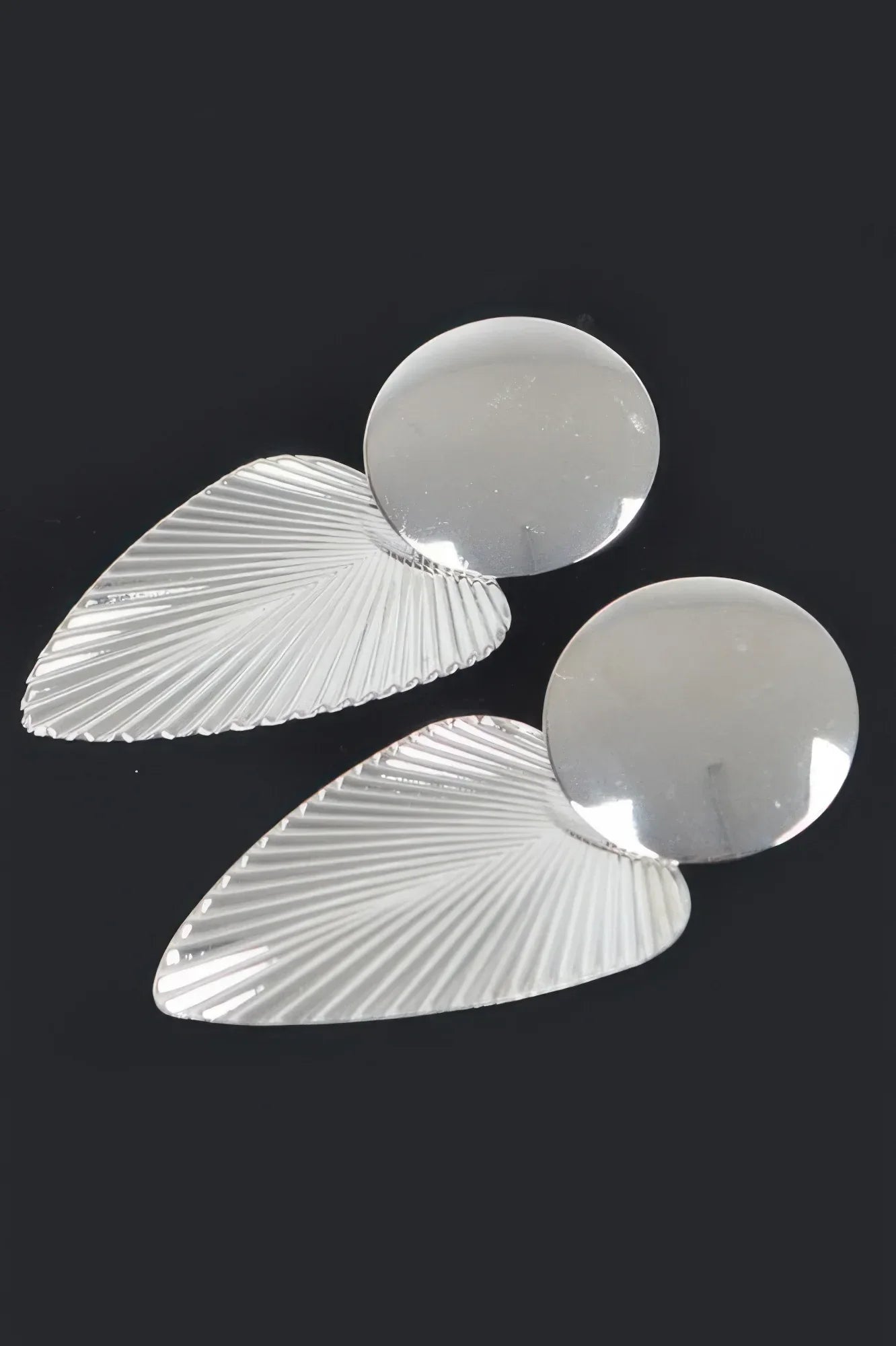 Metal Earring | Mixtshop LLC Main image