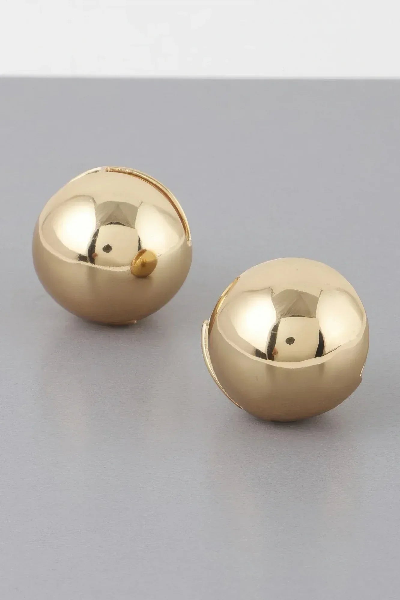Shiny Shell Clasp Earrings | Mixtshop LLC Main image