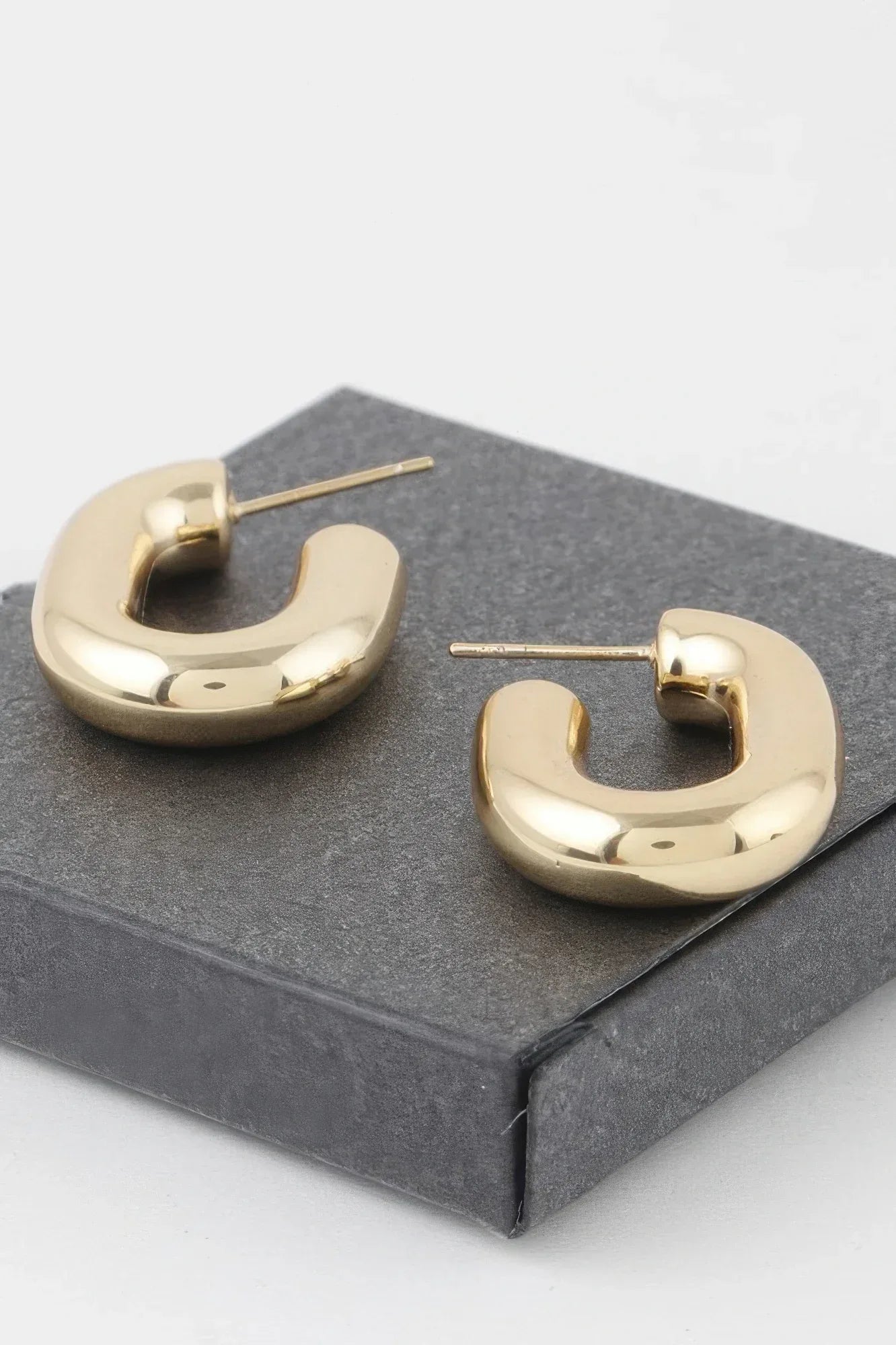 Shiny Link Chain Hoop Earrings | Mixtshop LLC Main image