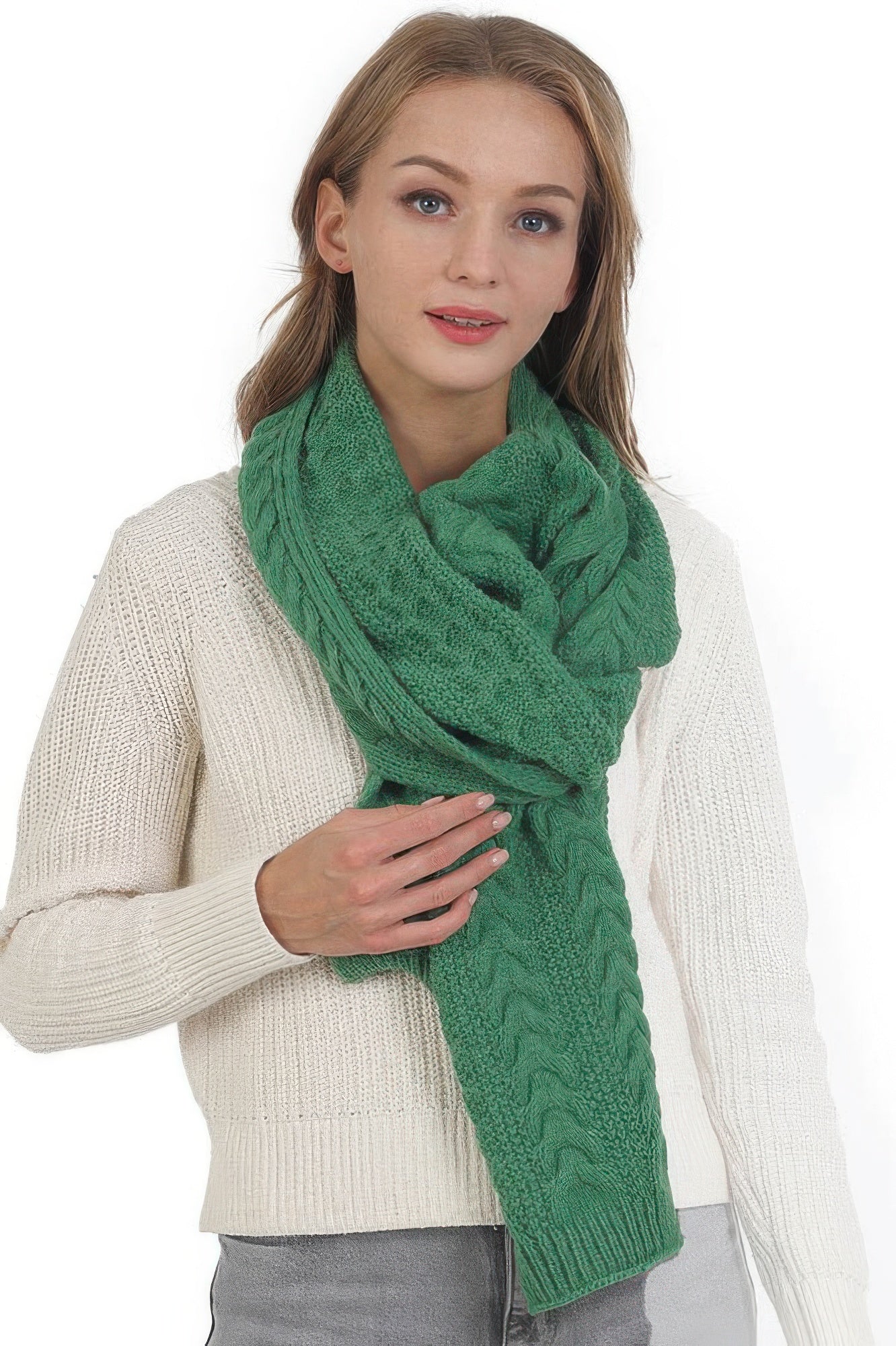 Solid Color Cable Knitted Scarf Secondary image