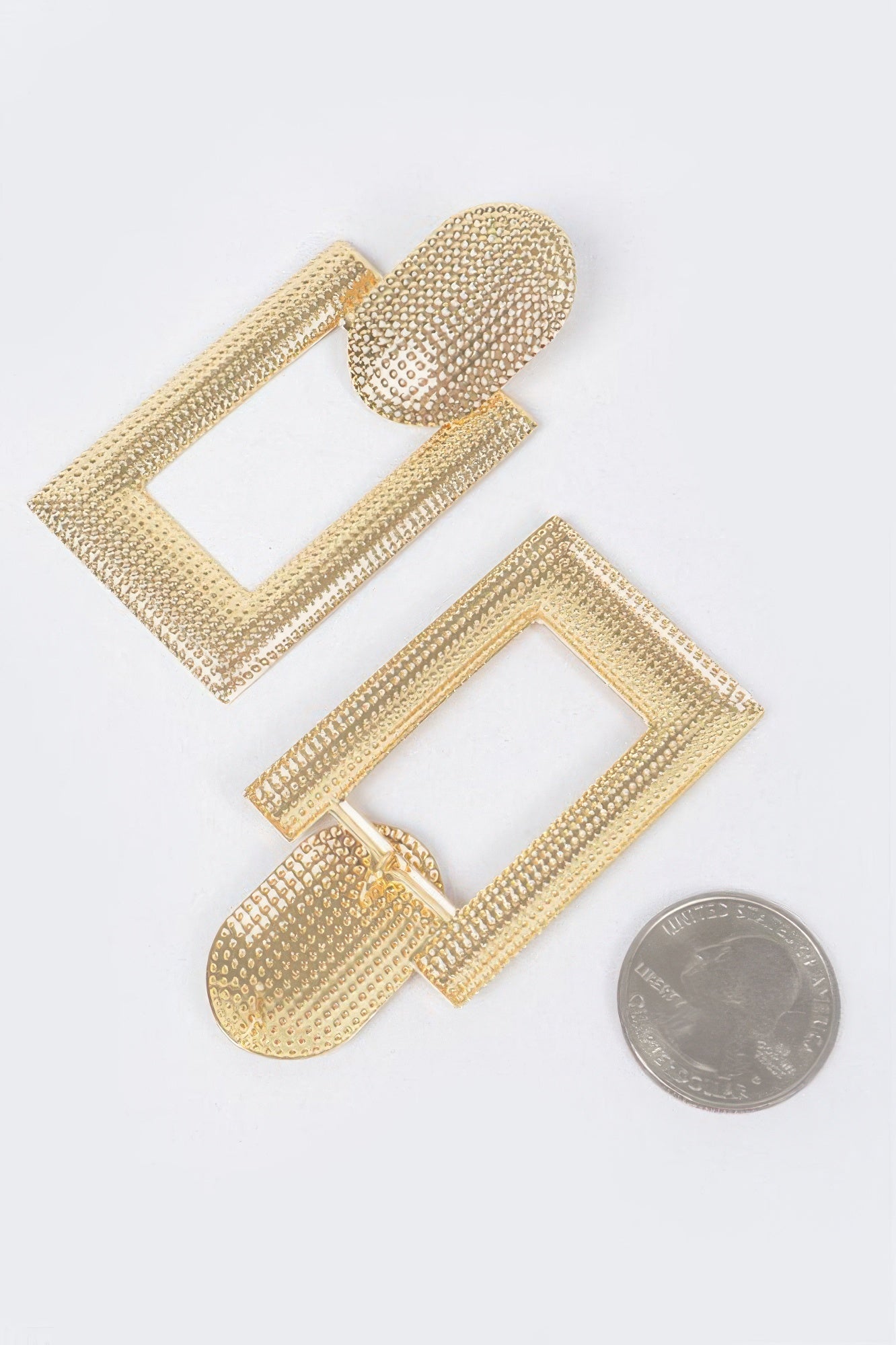 Chic Statement Earring Secondary image