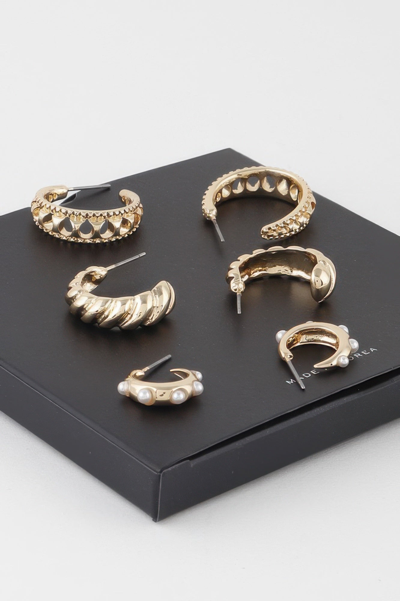 Multi Hoop Earrings Set Secondary image