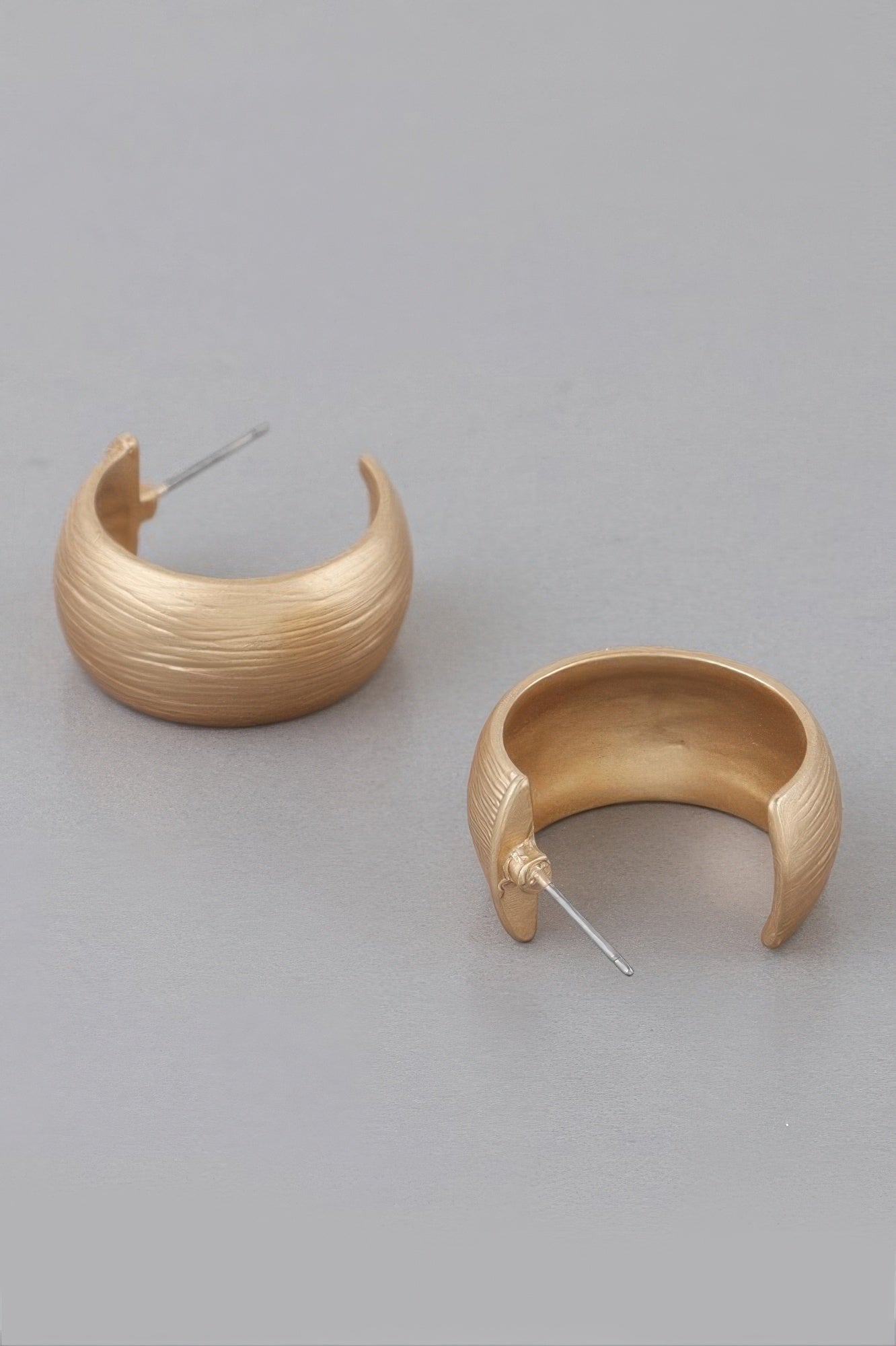 Scraped Bulky Hoop Earrings Secondary image