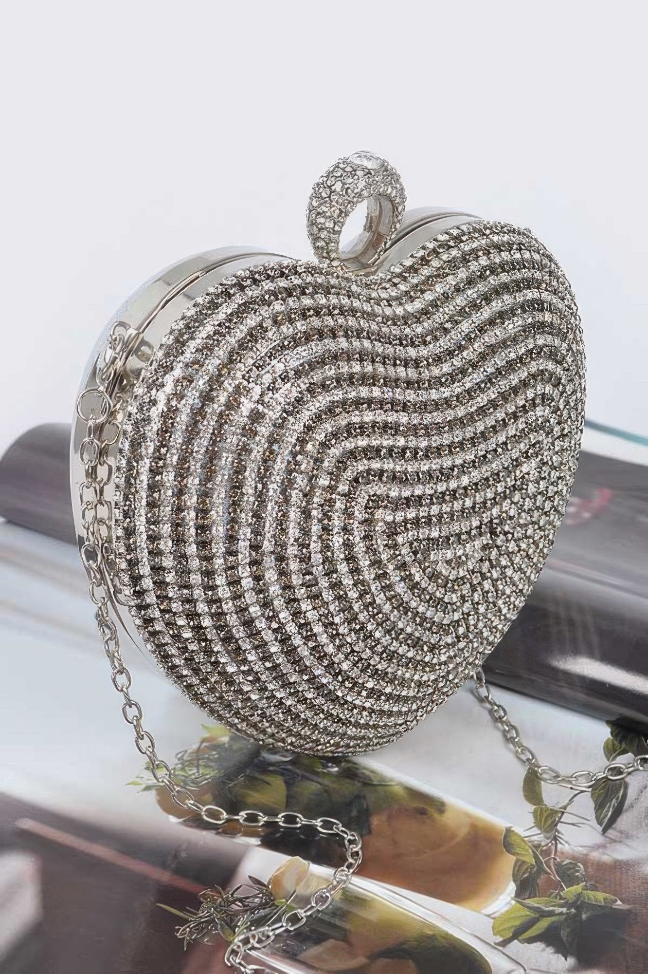 Rhinestone Heart Shape Party Clutch Secondary image